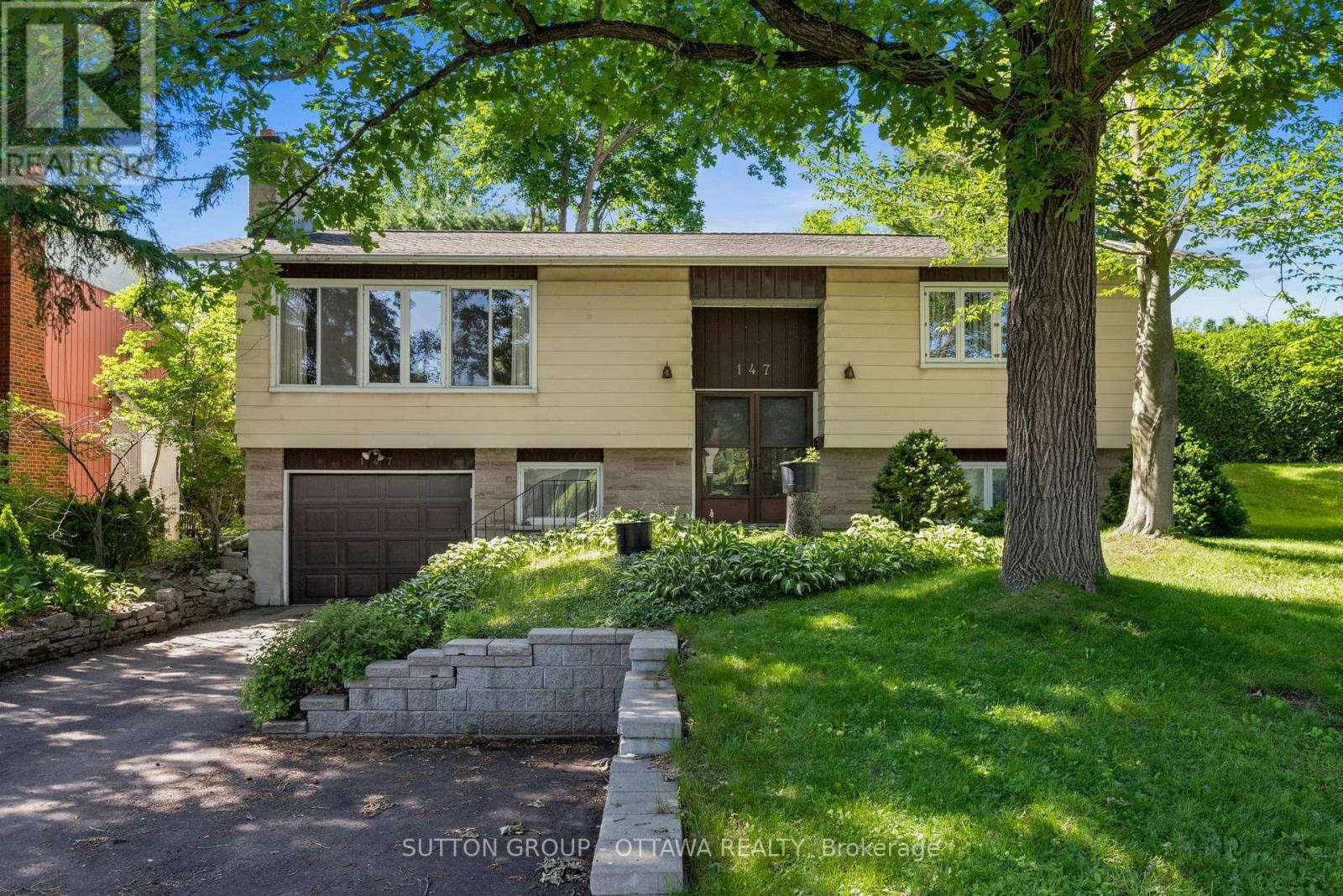 147 BANNING ROAD, Ottawa, Ontario
