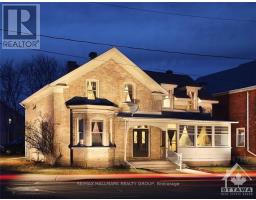15 ELMSLEY ST N STREET, Smiths Falls, Ontario