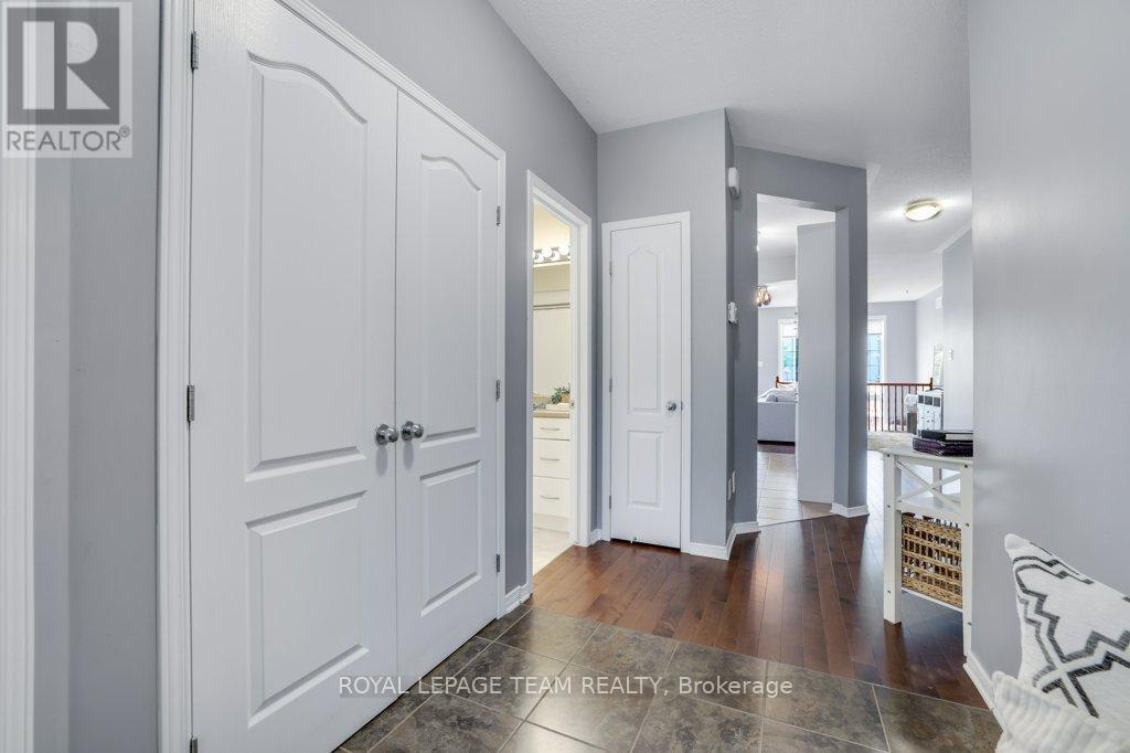 556 Dalewood Crescent, Ottawa, Ontario  K2S 0L3 - Photo 3 - X13436622