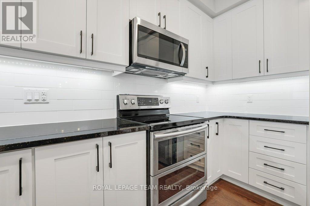 702 Vivera Place, Ottawa, Ontario  K2S 2M8 - Photo 10 - X13436628