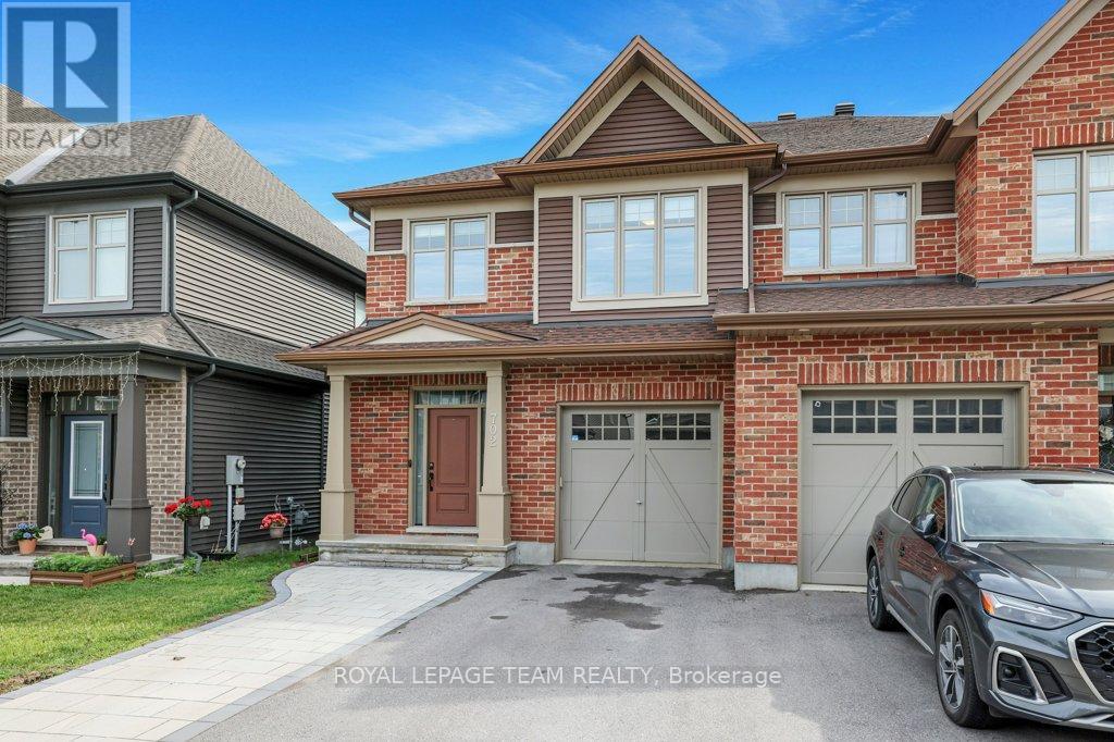 702 Vivera Place, Ottawa, Ontario  K2S 2M8 - Photo 2 - X13436628