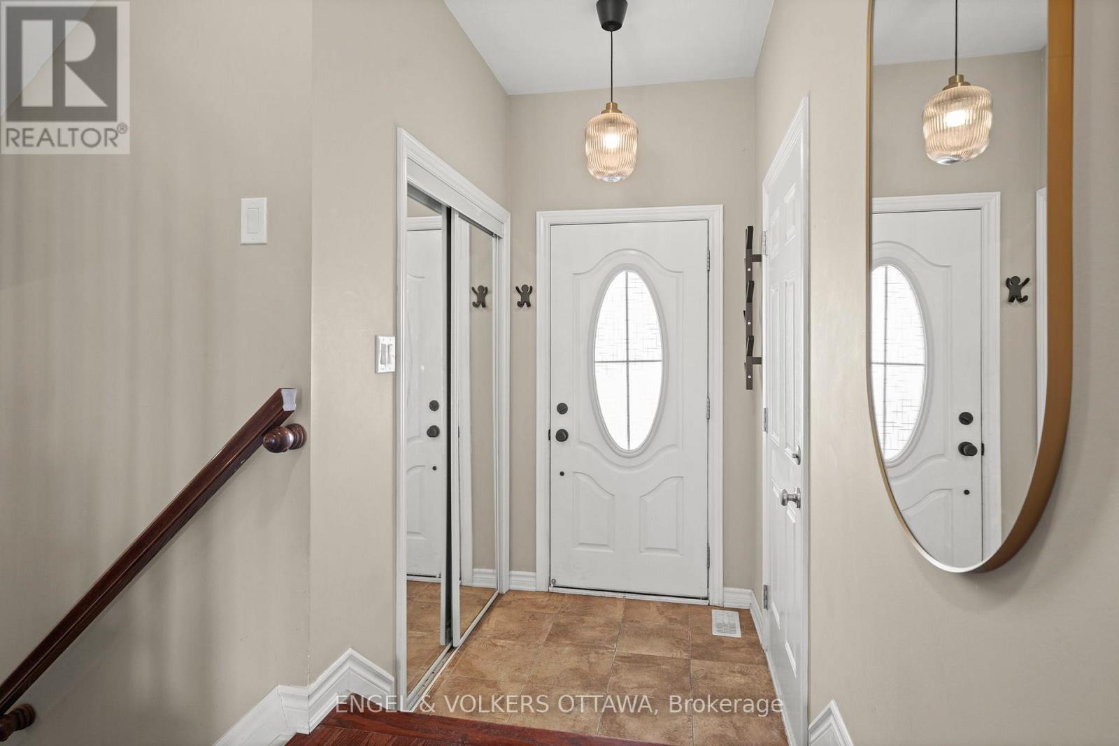 166 Lily Pond Street, Ottawa, Ontario  K2M 0J5 - Photo 4 - X13436938