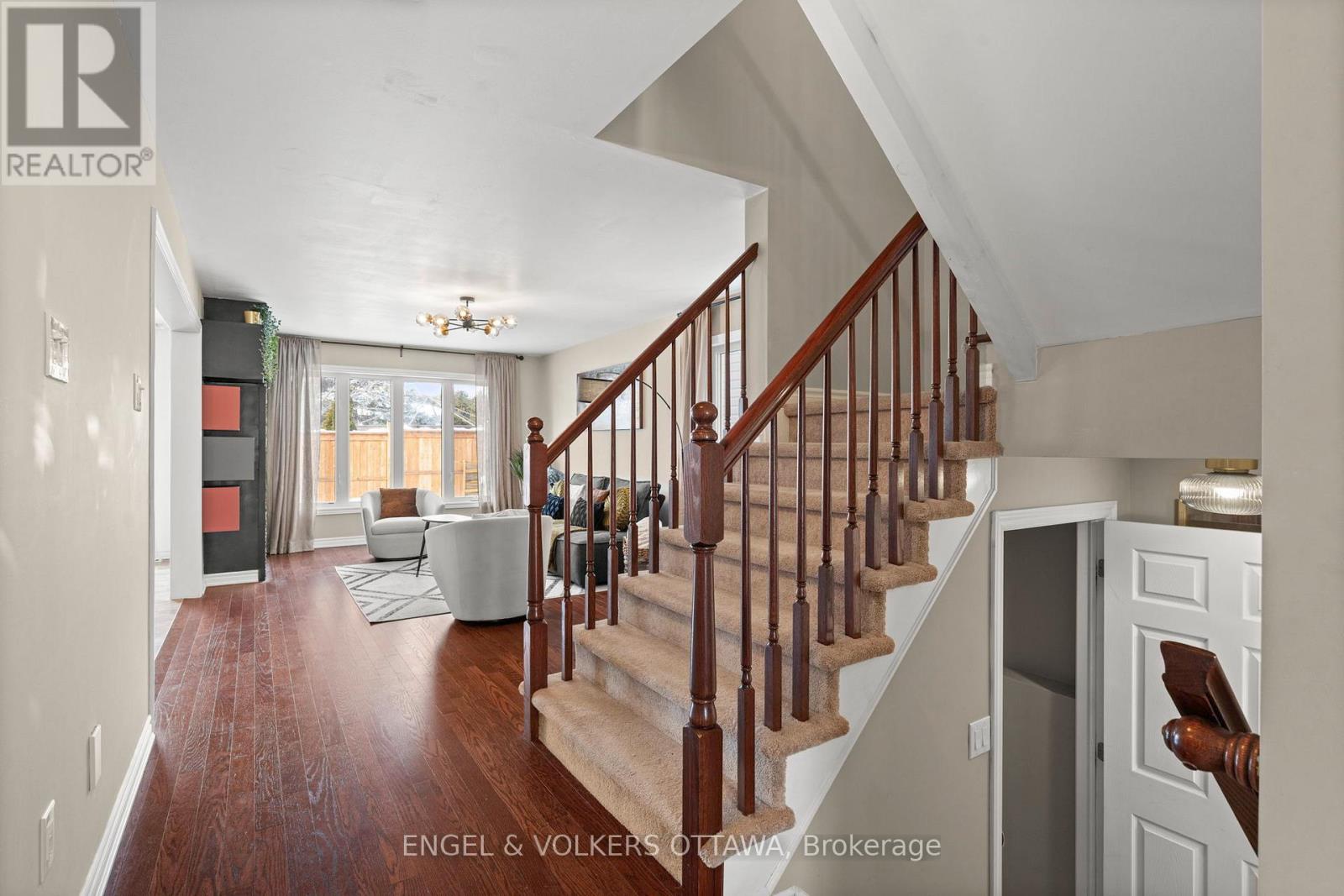 166 Lily Pond Street, Ottawa, Ontario  K2M 0J5 - Photo 5 - X13436938