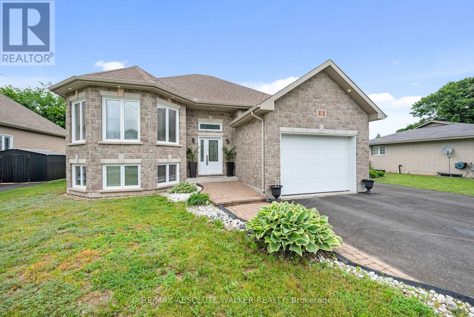 9 Gloss Street, North Stormont, Ontario  K0A 1R0 - Photo 2 - X13437108
