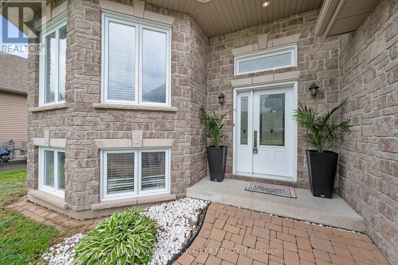9 Gloss Street, North Stormont, Ontario  K0A 1R0 - Photo 3 - X13437108