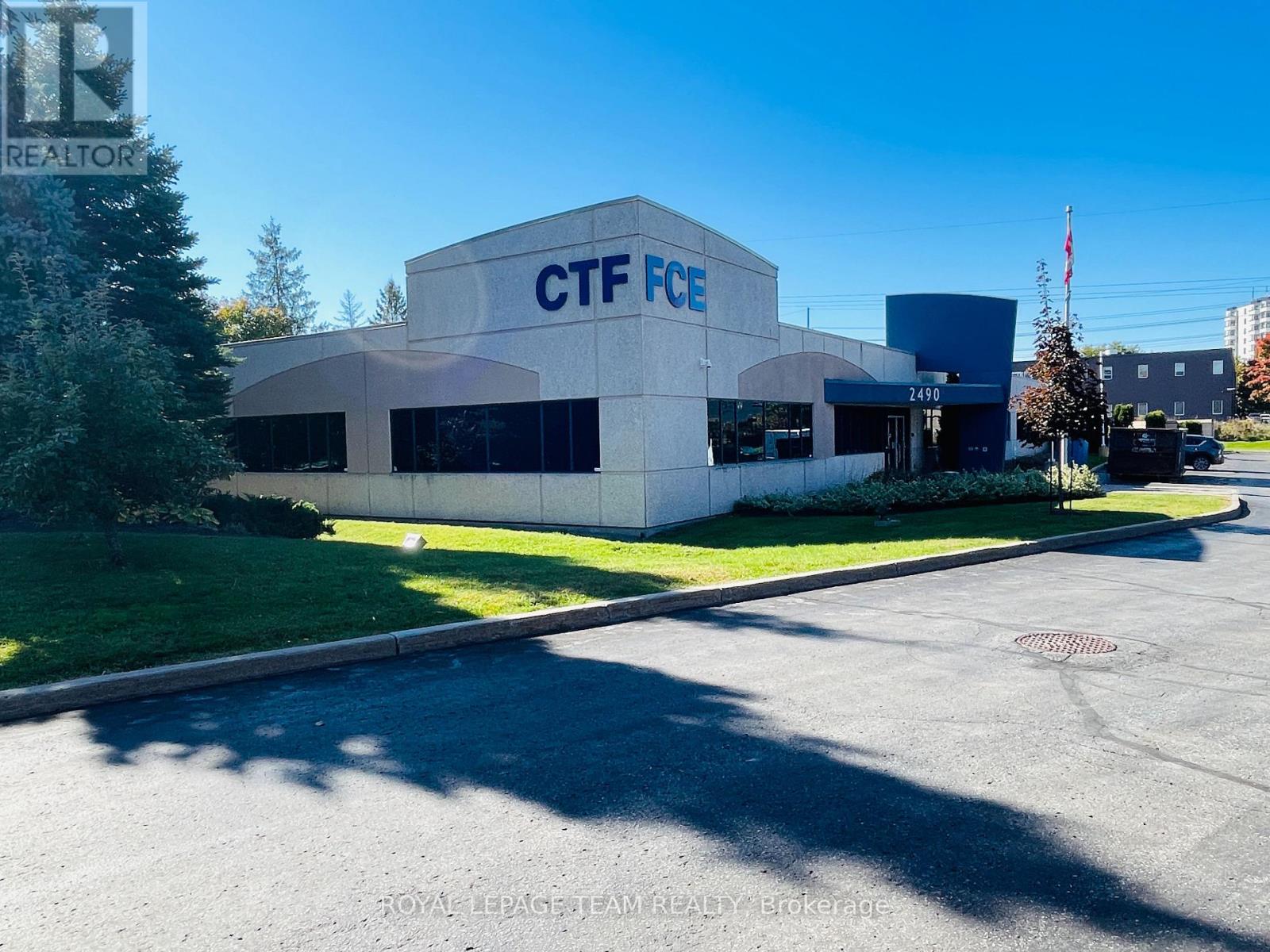 2490 DON REID DRIVE, Ottawa, Ontario