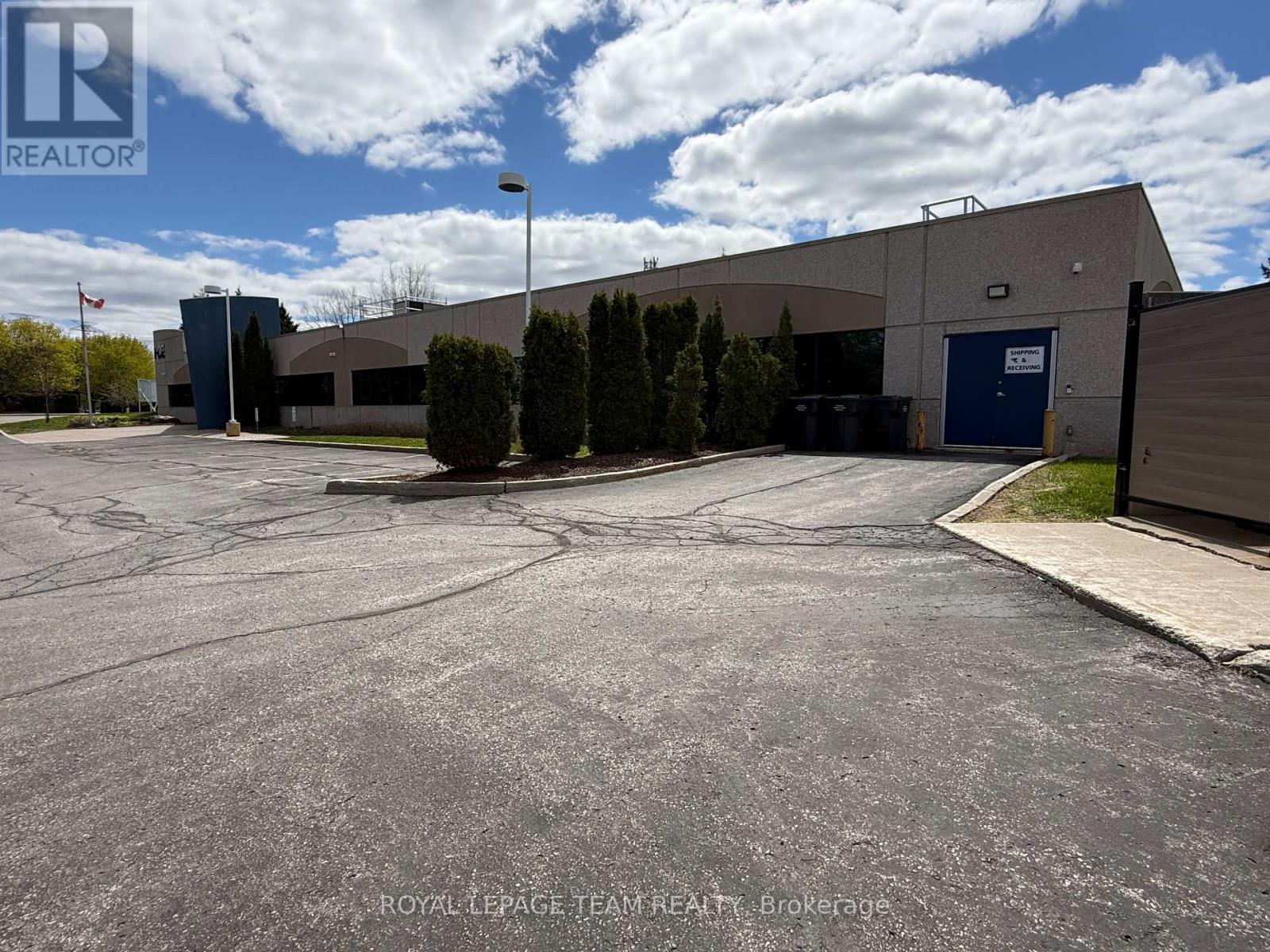 2490 Don Reid Drive, Ottawa, Ontario  K1H 1E1 - Photo 3 - X13437180
