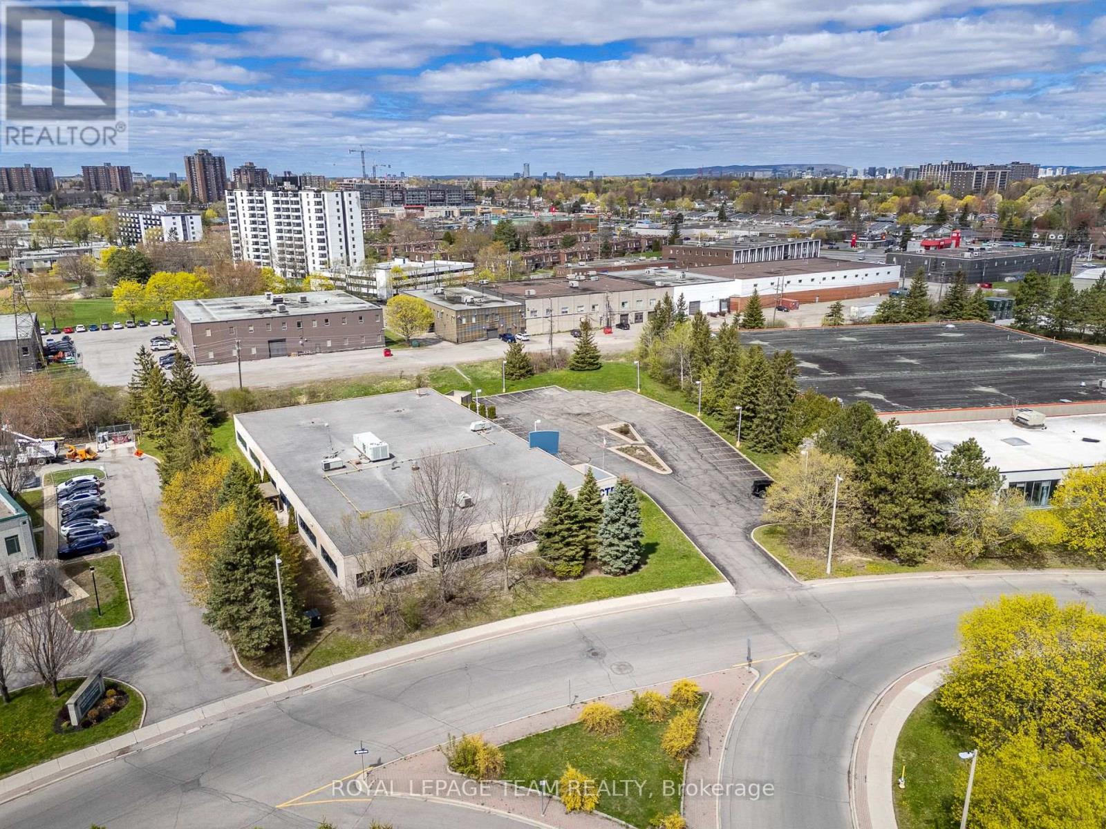 2490 Don Reid Drive, Ottawa, Ontario  K1H 1E1 - Photo 7 - X13437180
