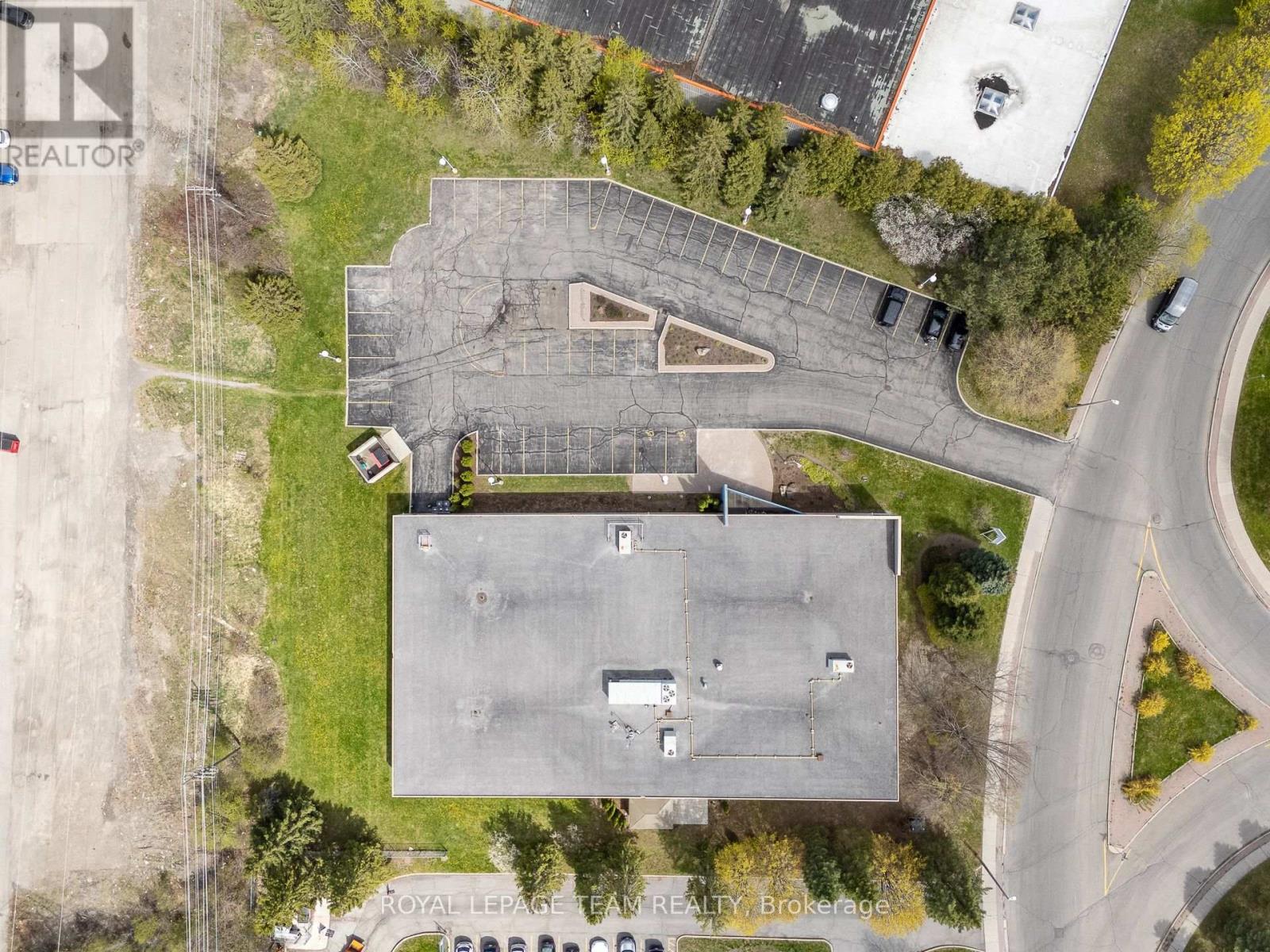 2490 Don Reid Drive, Ottawa, Ontario  K1H 1E1 - Photo 8 - X13437180