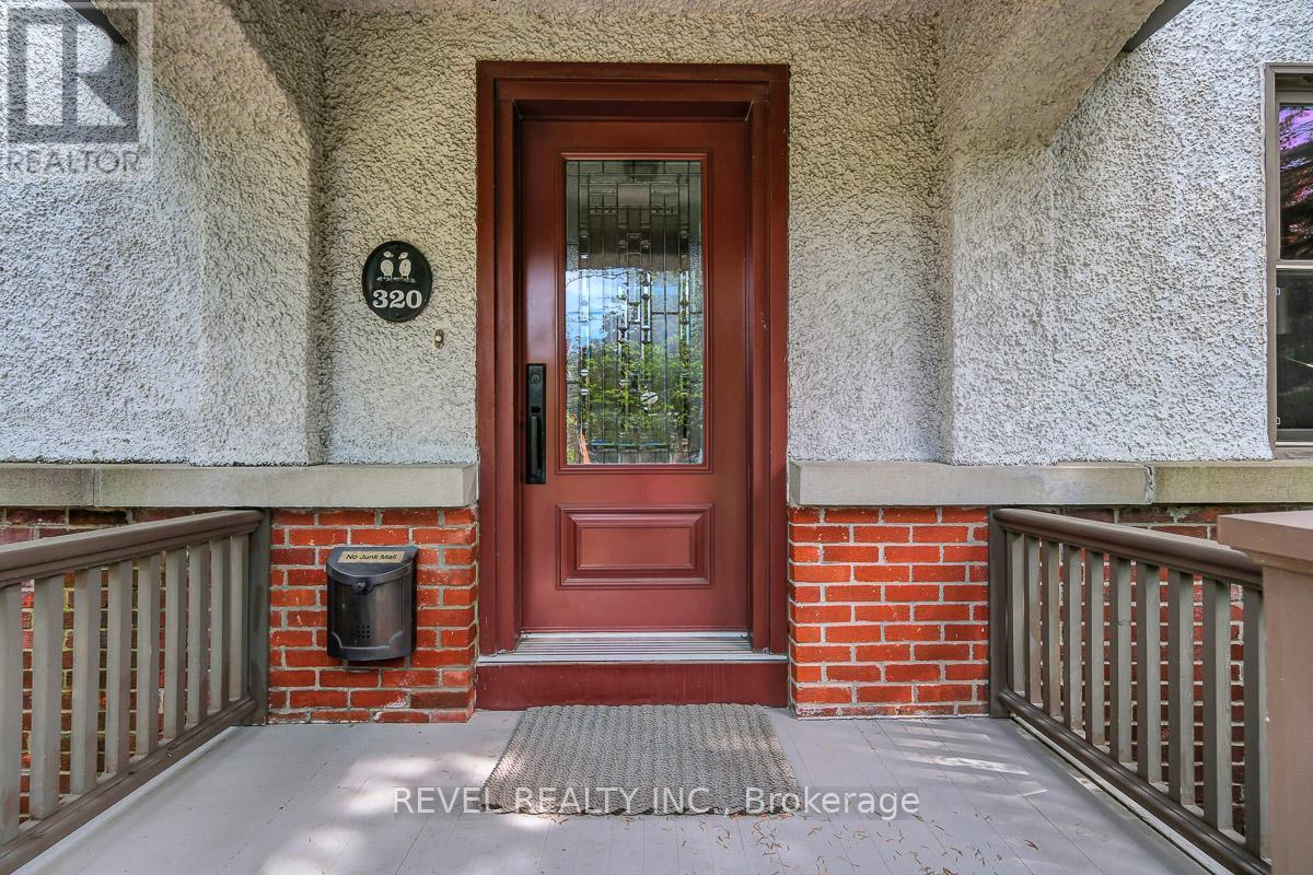 320 Clemow Avenue, Ottawa, Ontario  K1S 2B8 - Photo 2 - X13437870