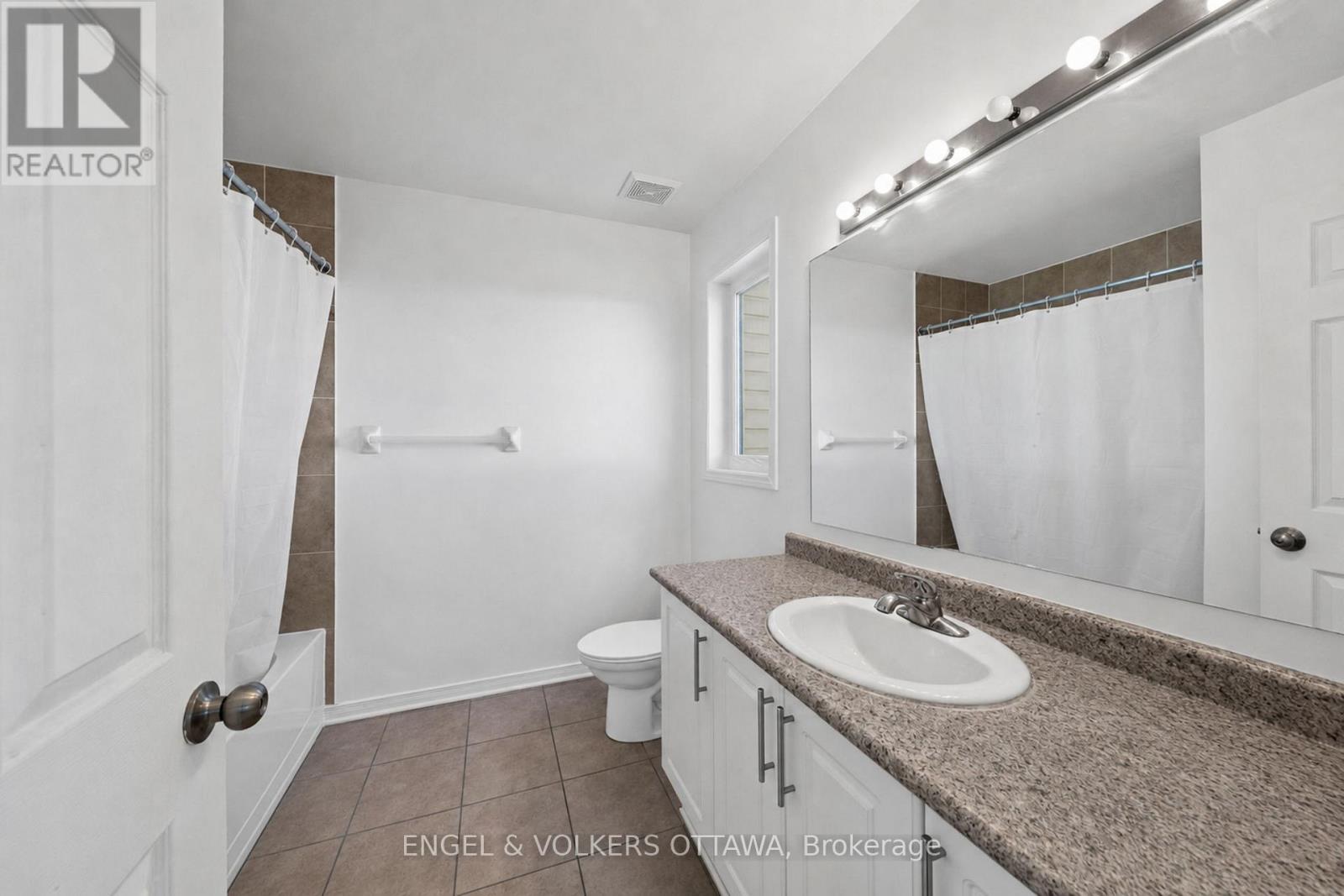 212 Macoun Circle, Ottawa, Ontario  K1T 0H9 - Photo 16 - X13437934