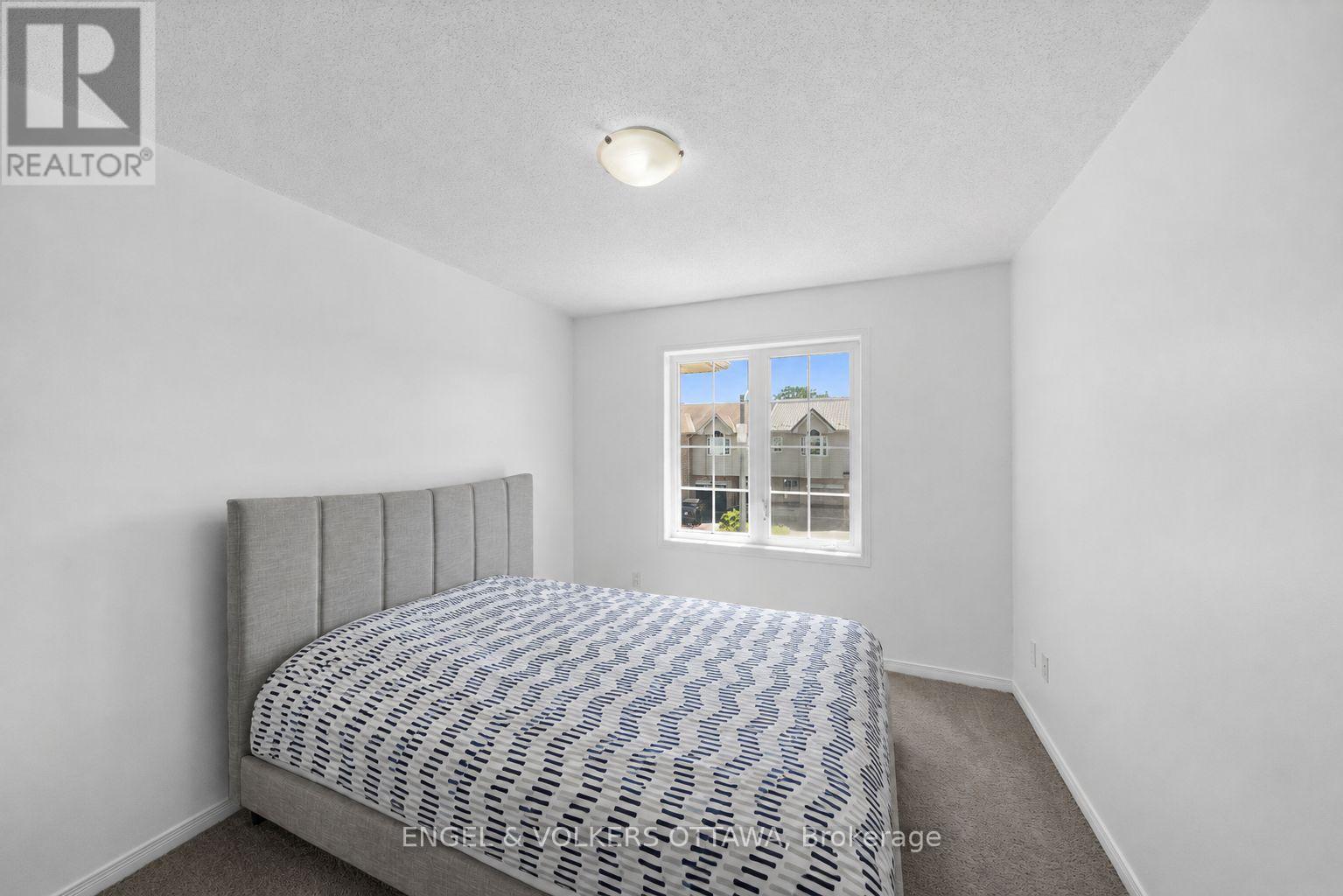 212 Macoun Circle, Ottawa, Ontario  K1T 0H9 - Photo 17 - X13437934