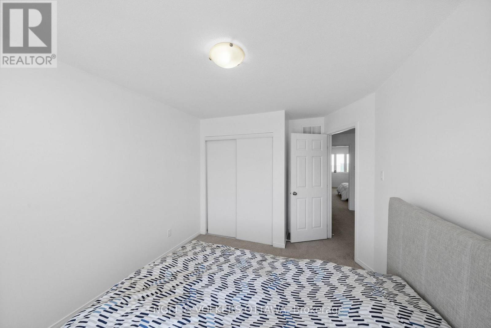 212 Macoun Circle, Ottawa, Ontario  K1T 0H9 - Photo 18 - X13437934