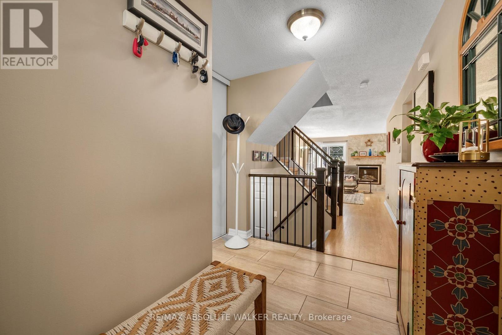 1546 Meadowfield Place, Ottawa, Ontario  K1C 5V9 - Photo 4 - X13438122