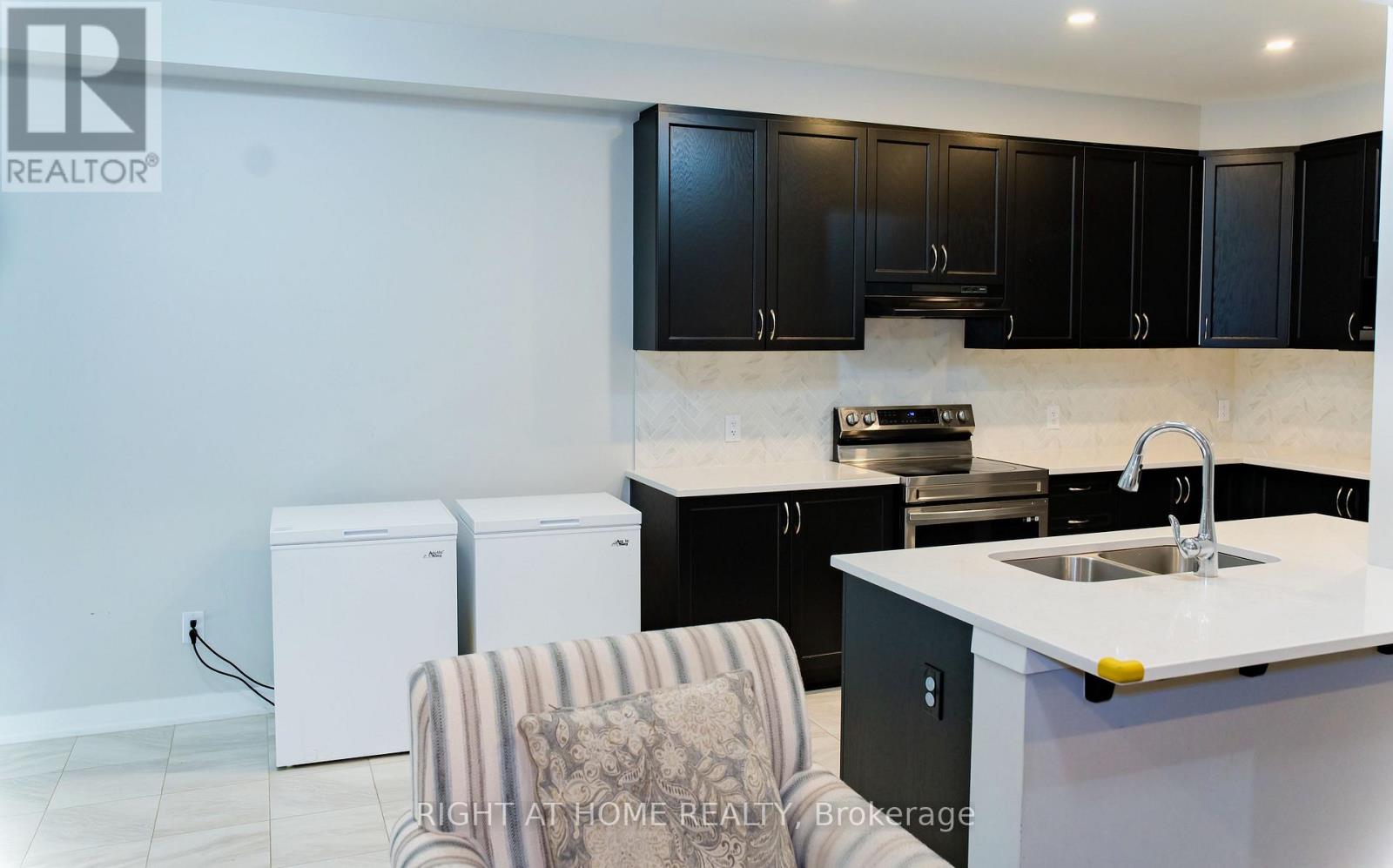 76 Kindred Row, Ottawa, Ontario  K2S 3A2 - Photo 9 - X13438266