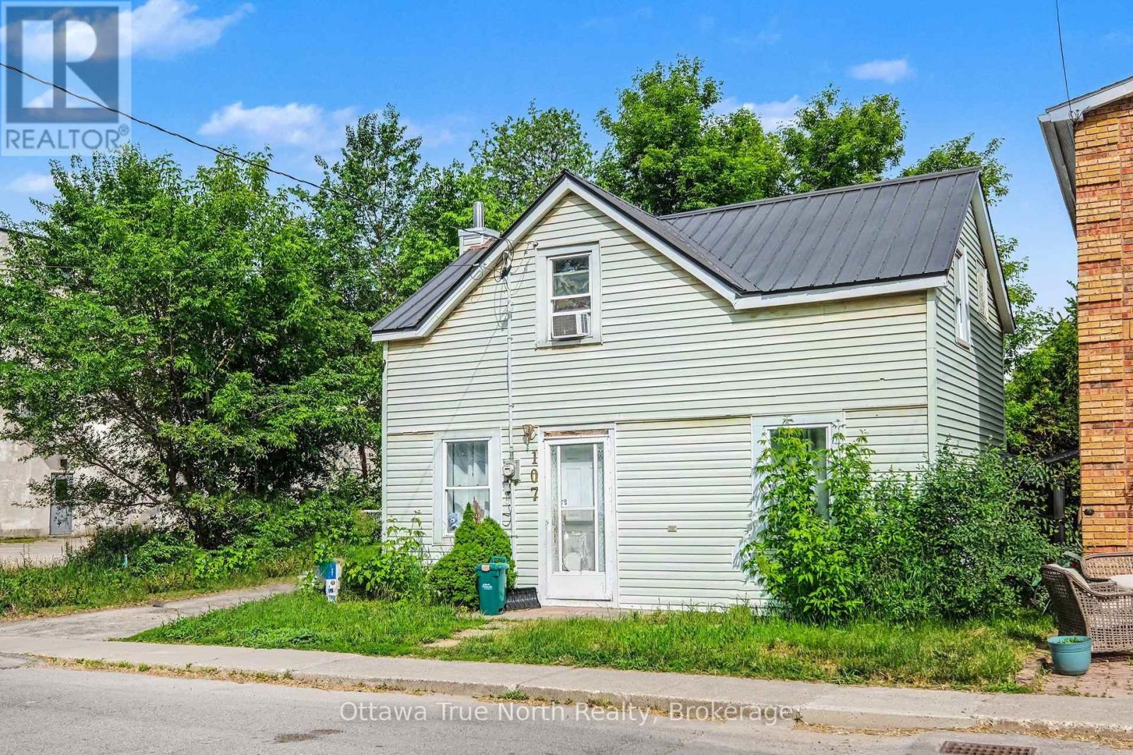 107 Oxford Street E, North Grenville, Ontario  K0G 1J0 - Photo 2 - X13438358
