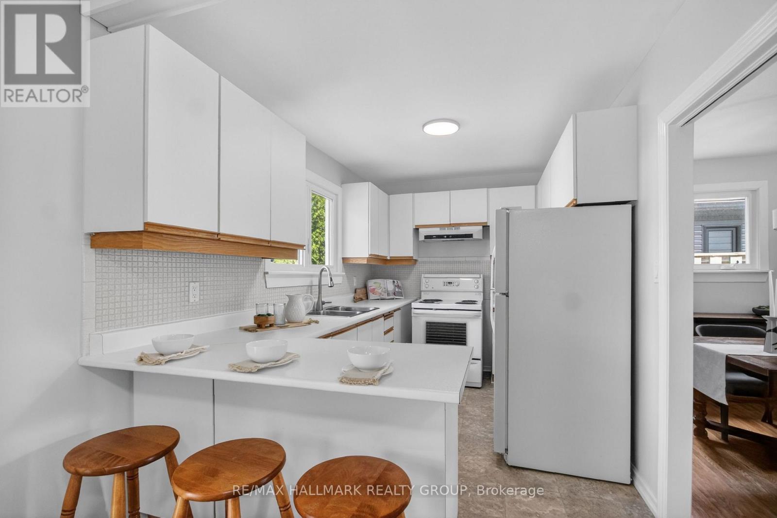 37 Parkwood Crescent, Ottawa, Ontario  K1B 3J5 - Photo 12 - X13438492