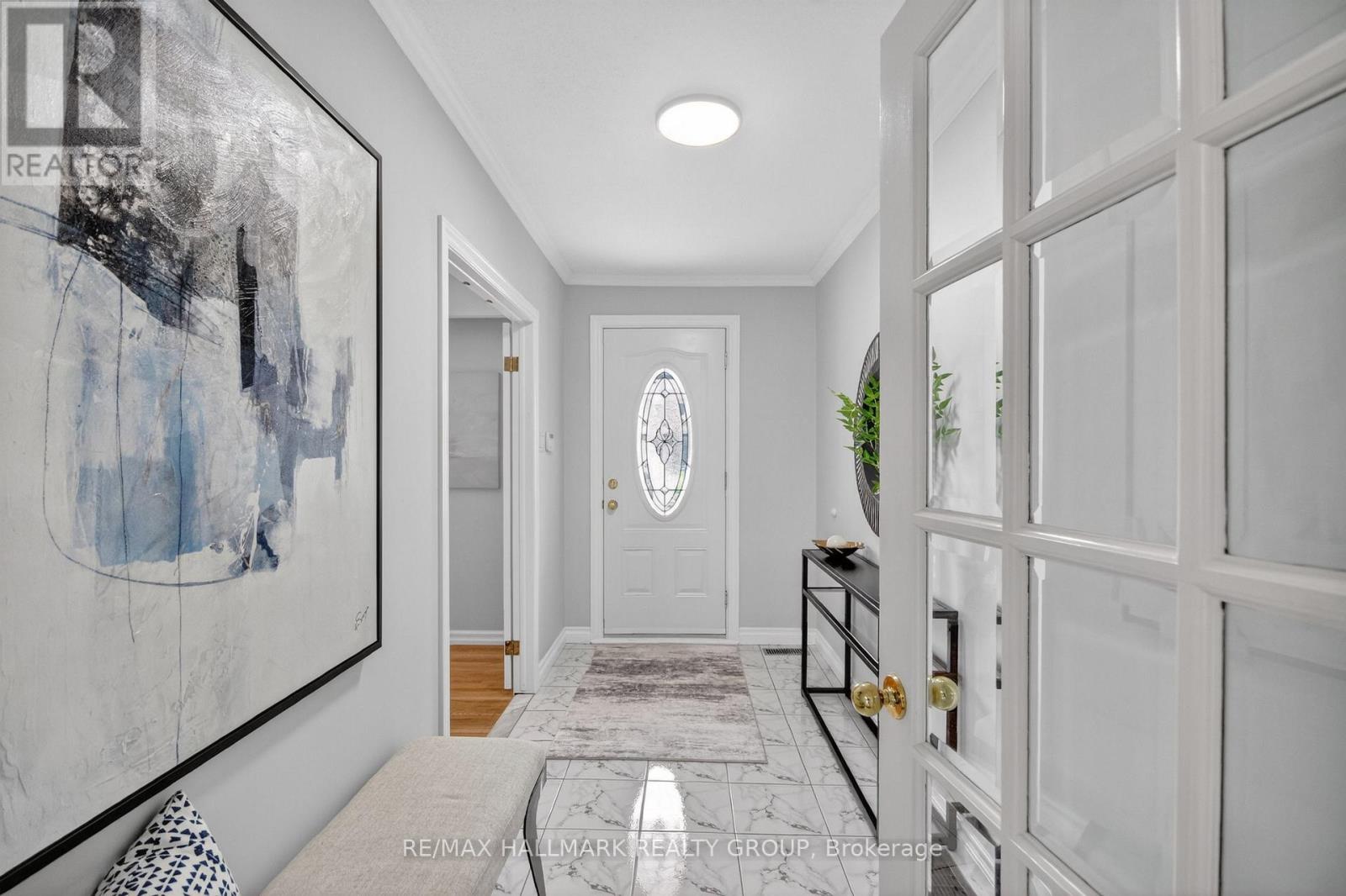 37 Parkwood Crescent, Ottawa, Ontario  K1B 3J5 - Photo 4 - X13438492