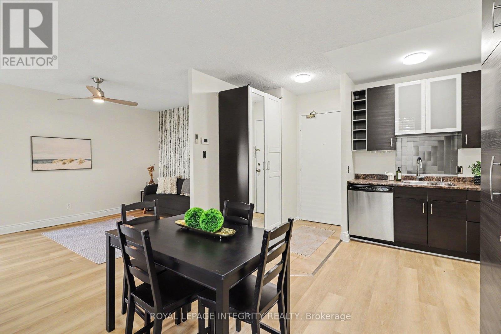 102 - 200 Bay Street S, Ottawa, Ontario  K1R 7W8 - Photo 12 - X13438612