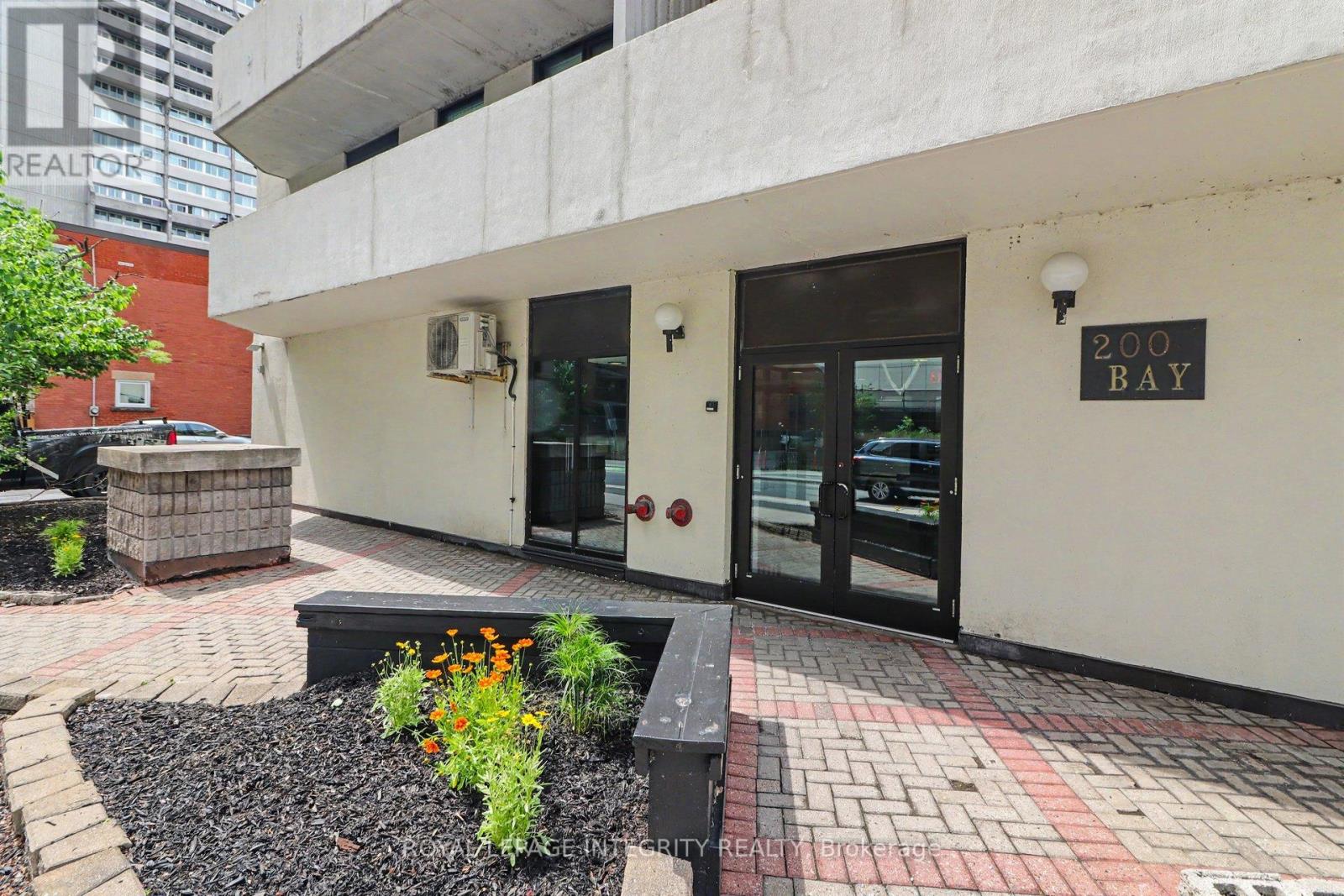 102 - 200 Bay Street S, Ottawa, Ontario  K1R 7W8 - Photo 4 - X13438612