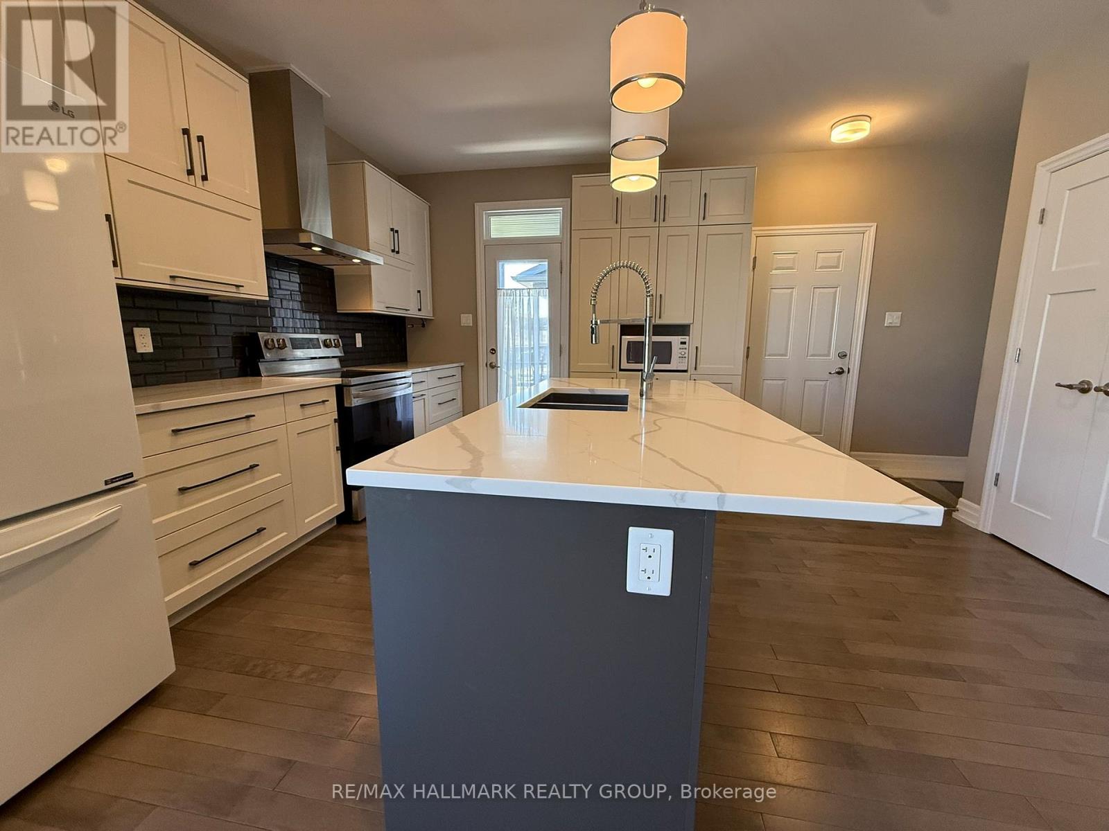 23 Solara Private, Clarence-Rockland, Ontario  K4K 0K9 - Photo 6 - X13438632