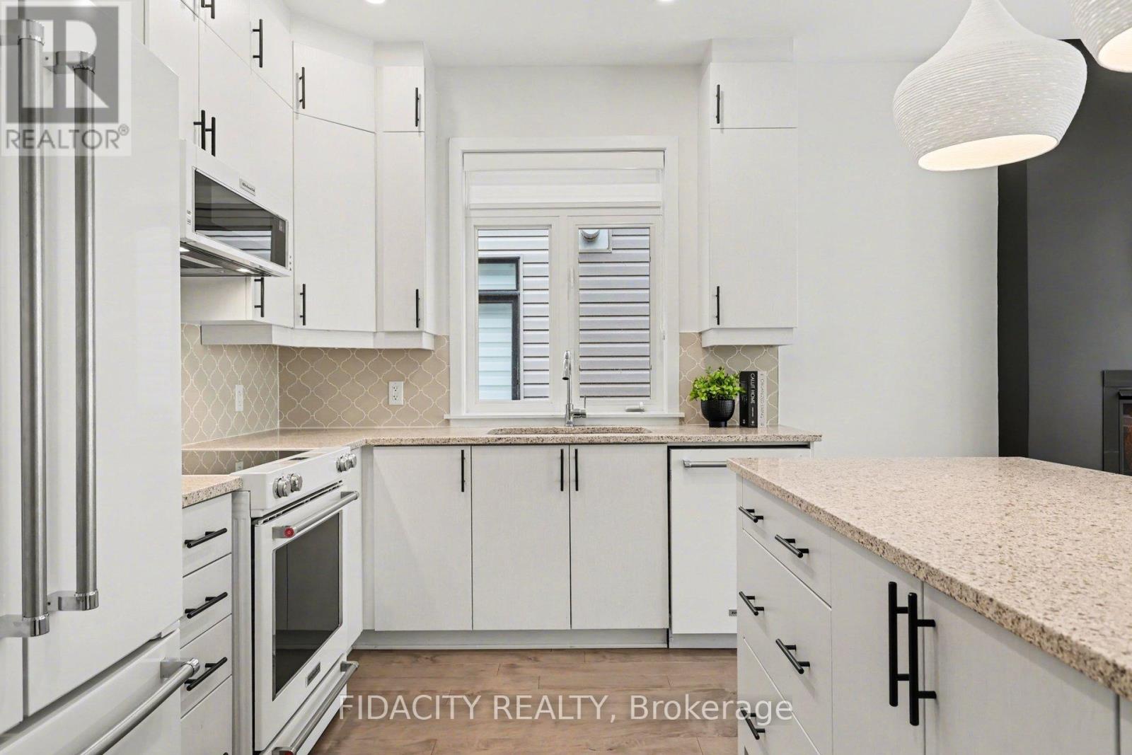 565 Bobolink Ridge, Ottawa, Ontario  K2S 2P4 - Photo 11 - X13438714