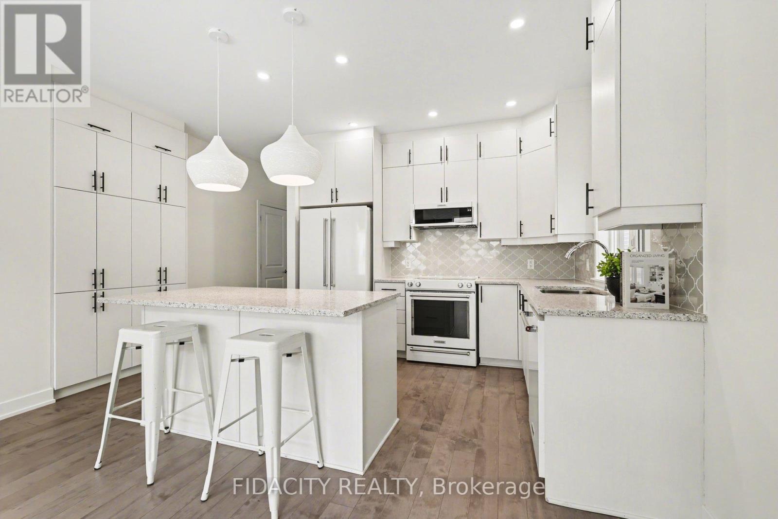 565 Bobolink Ridge, Ottawa, Ontario  K2S 2P4 - Photo 13 - X13438714