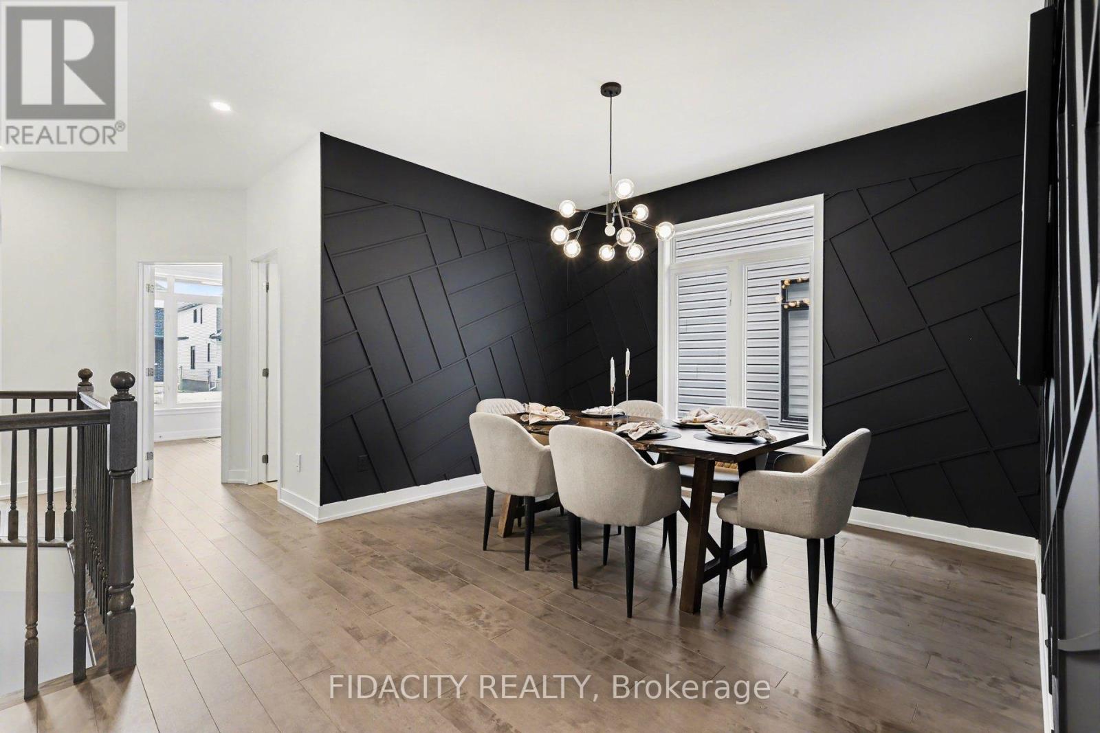 565 Bobolink Ridge, Ottawa, Ontario  K2S 2P4 - Photo 3 - X13438714