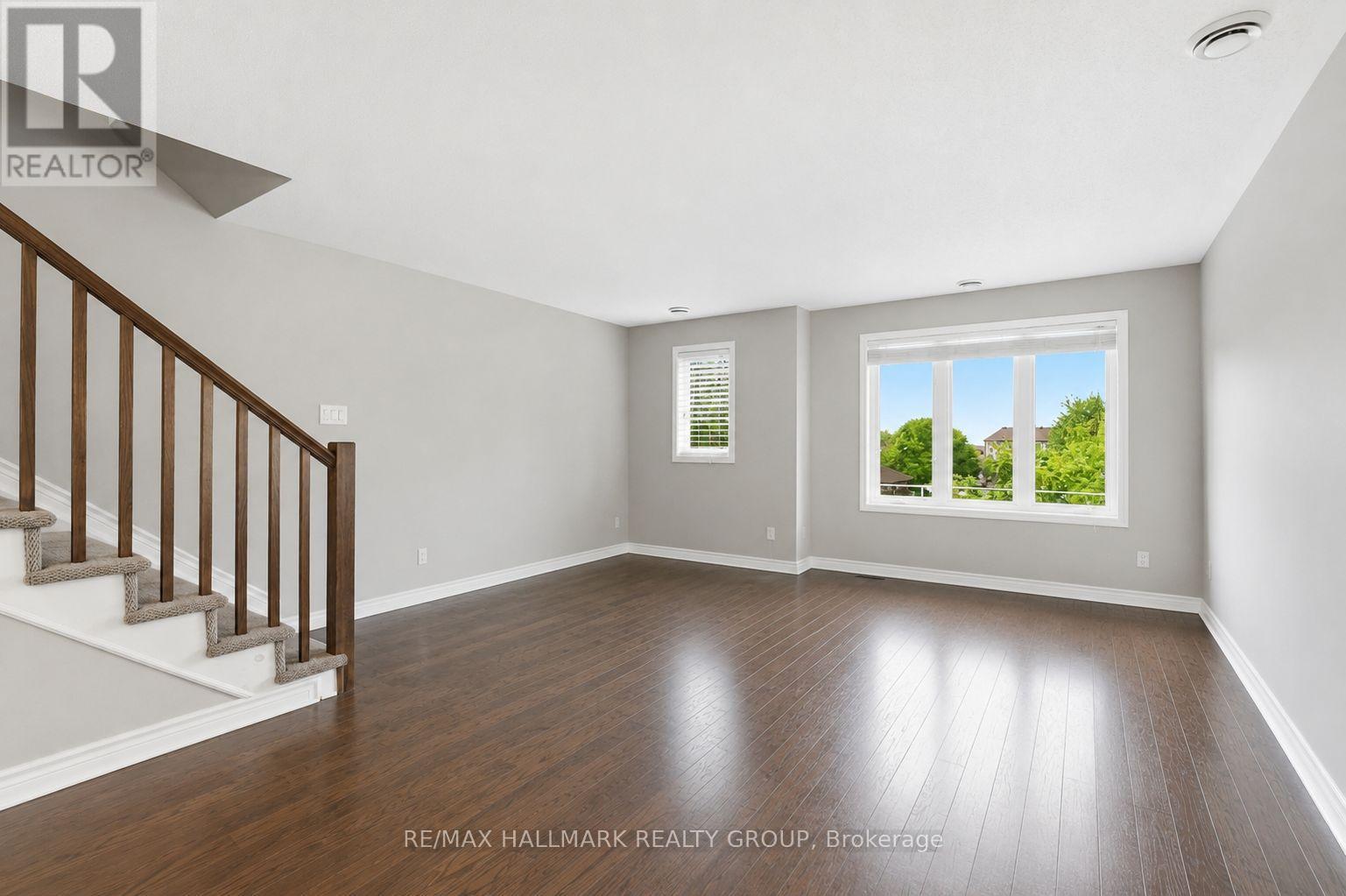 670 Danaca Private, Ottawa, Ontario  K1K 2V7 - Photo 12 - X13438934