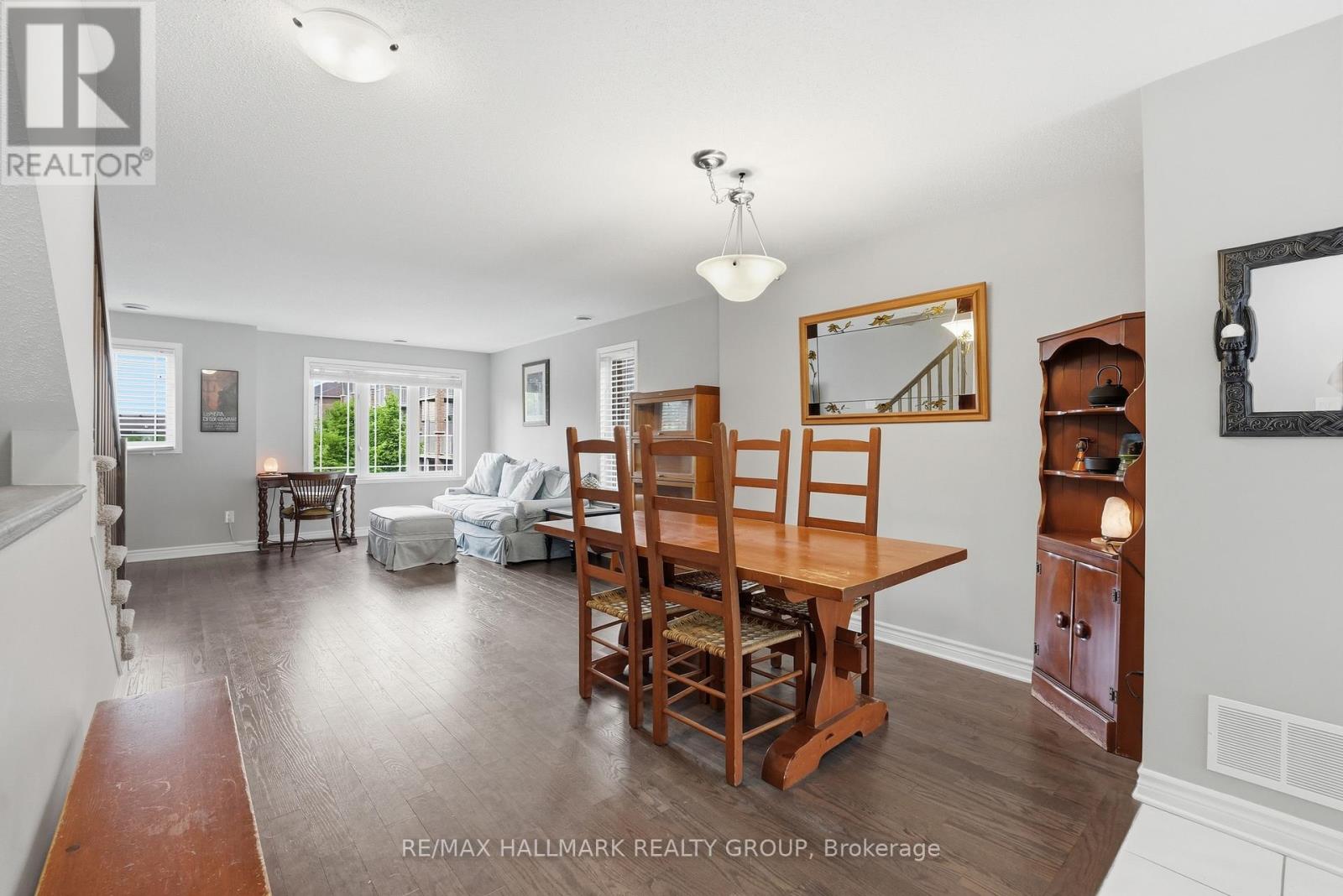 670 Danaca Private, Ottawa, Ontario  K1K 2V7 - Photo 13 - X13438934