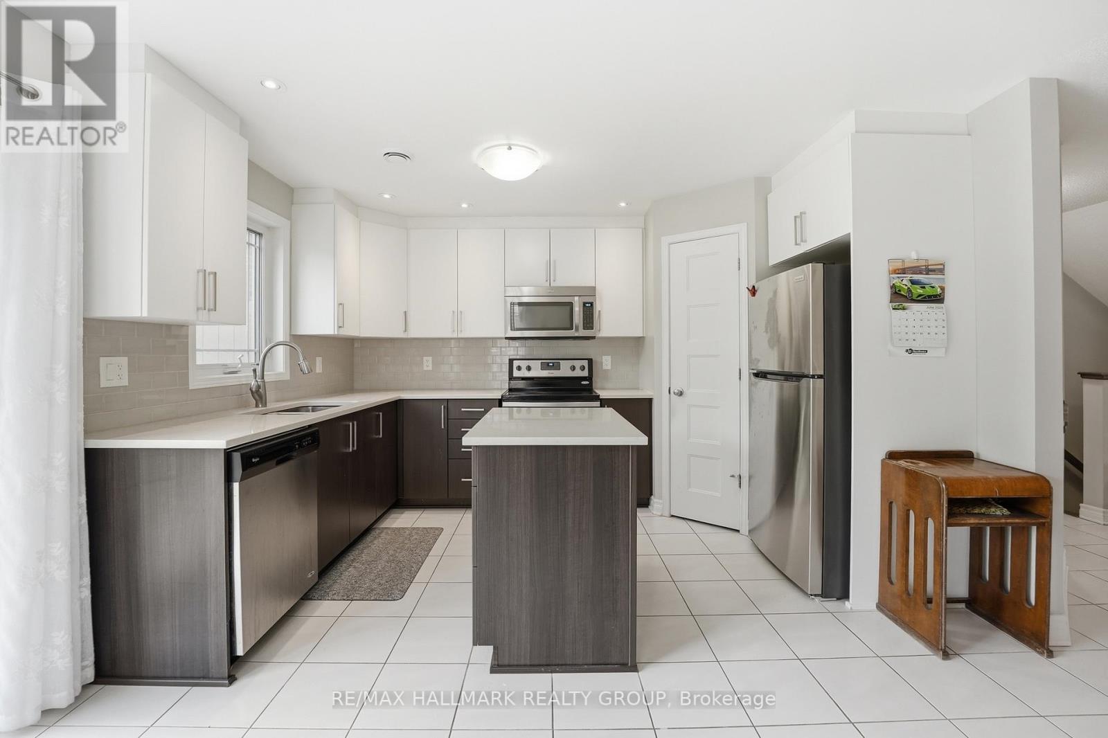 670 Danaca Private, Ottawa, Ontario  K1K 2V7 - Photo 6 - X13438934