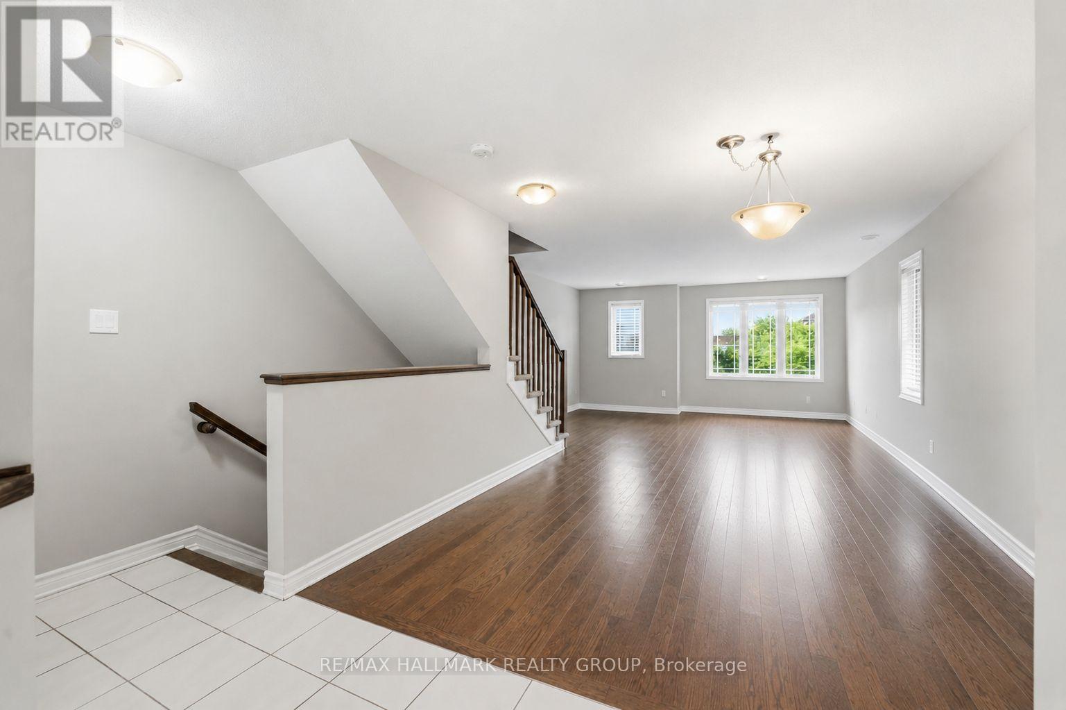 670 Danaca Private, Ottawa, Ontario  K1K 2V7 - Photo 9 - X13438934