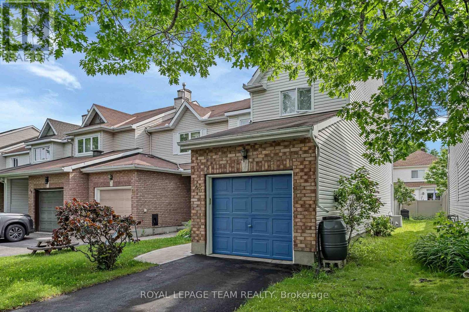 23 Roblyn Way, Ottawa, Ontario  K2G 5Z4 - Photo 2 - X13439234