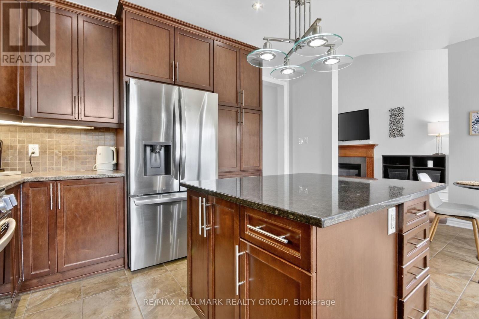 189 Bridgestone Drive, Ottawa, Ontario  K2M 0C5 - Photo 4 - X13439238