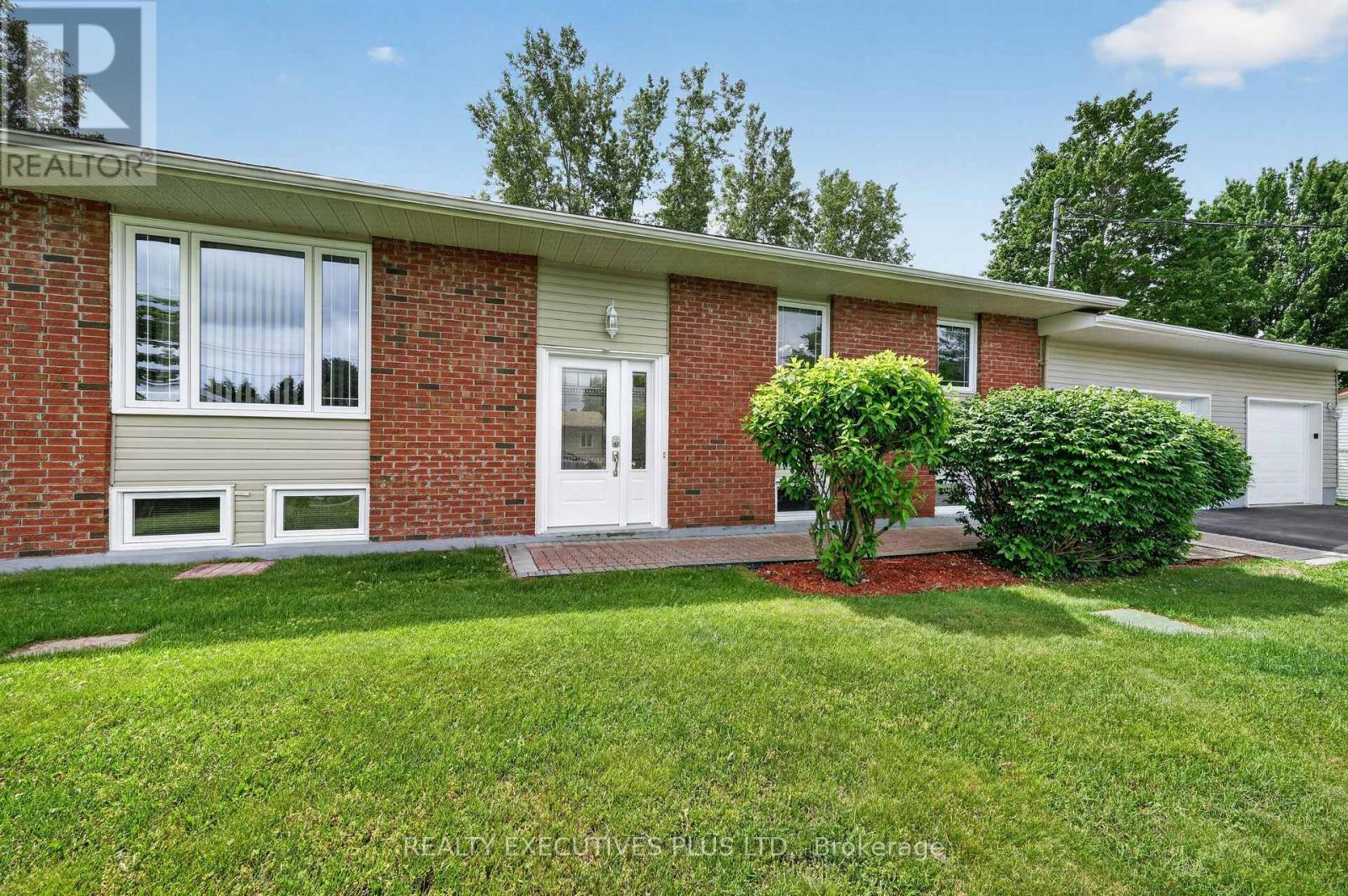 10 Potvin Street, Clarence-Rockland, Ontario  K0A 1E0 - Photo 2 - X13439646