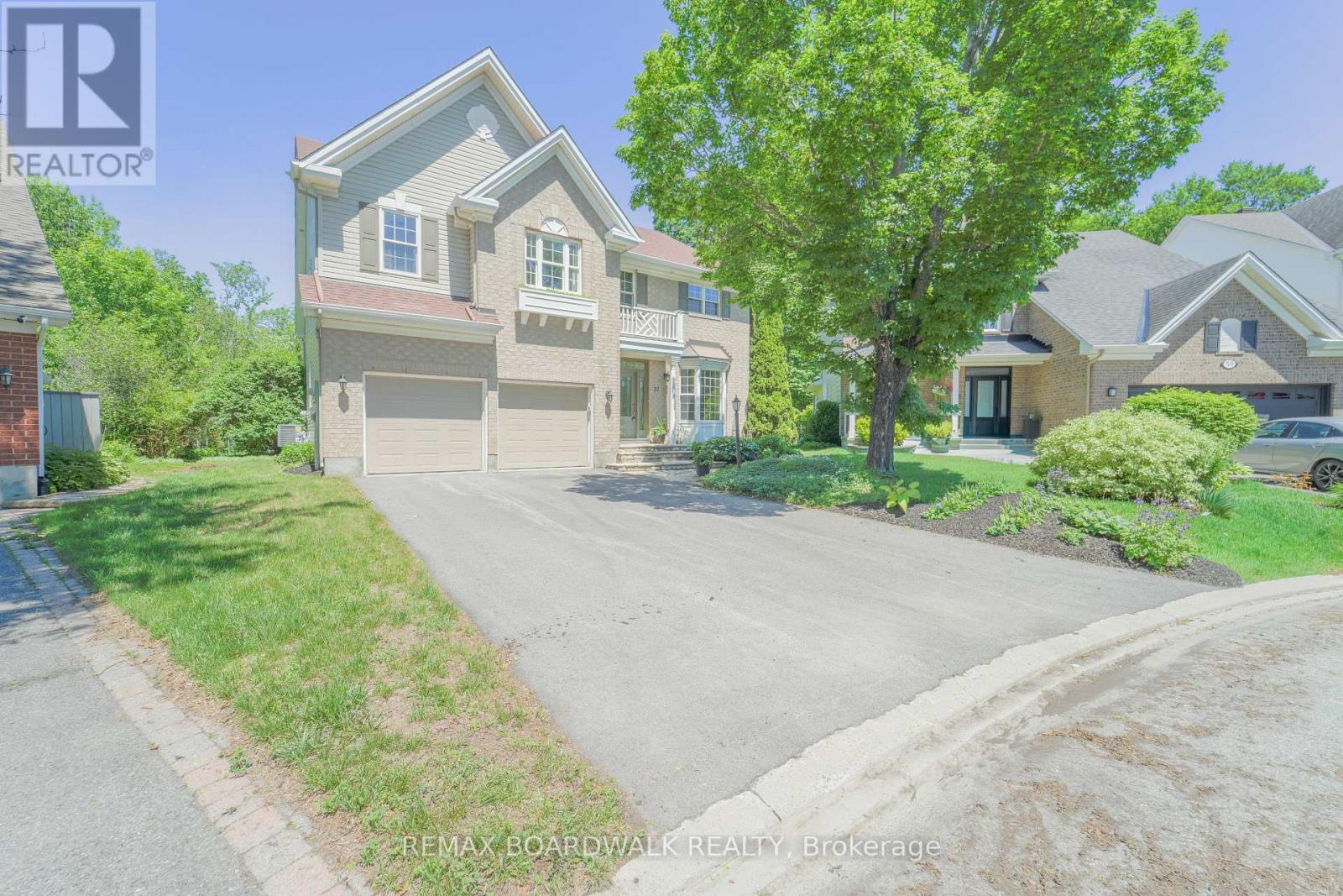 57 Mattawa Crescent, Ottawa, Ontario  K2M 2E8 - Photo 2 - X13439710