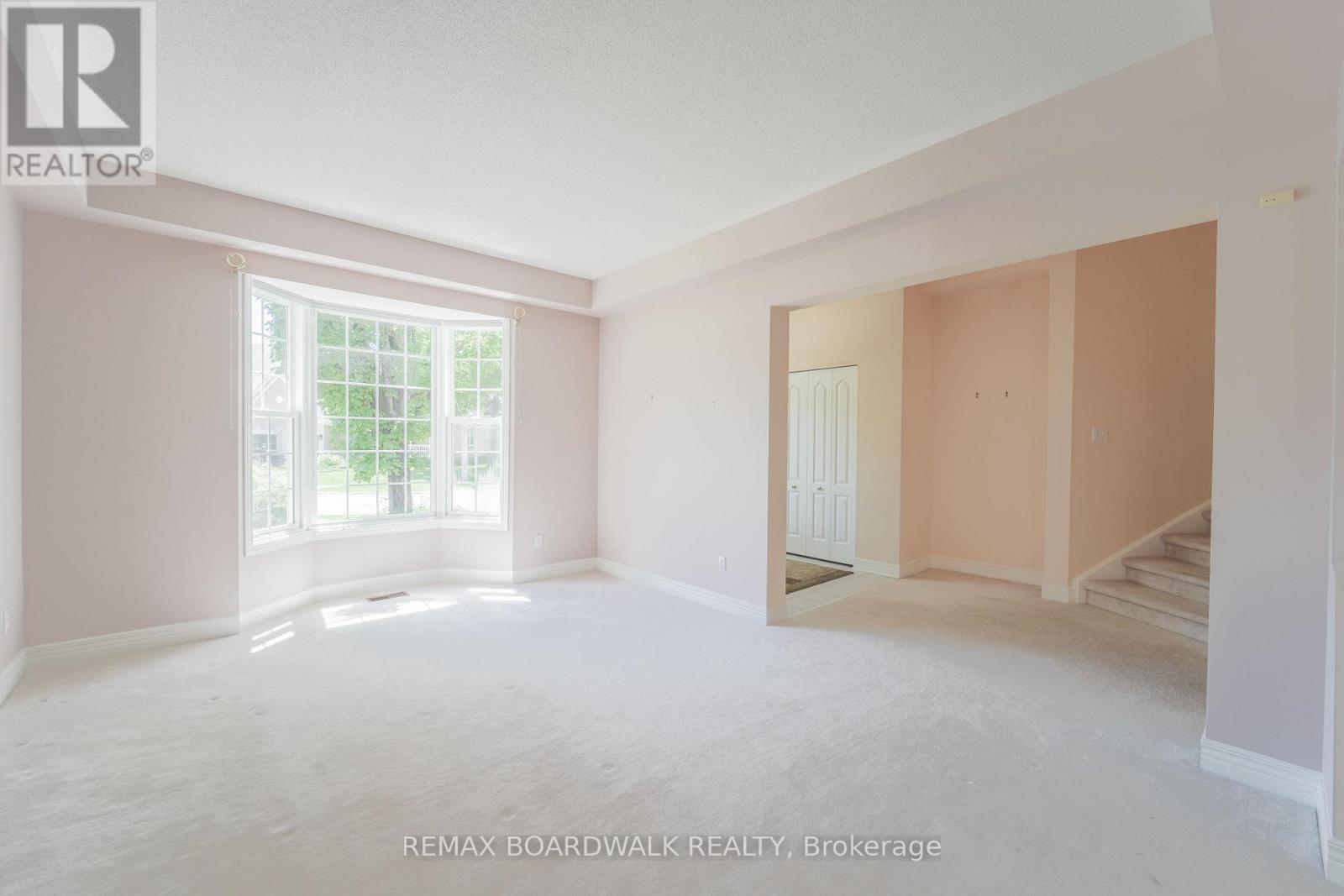 57 Mattawa Crescent, Ottawa, Ontario  K2M 2E8 - Photo 8 - X13439710