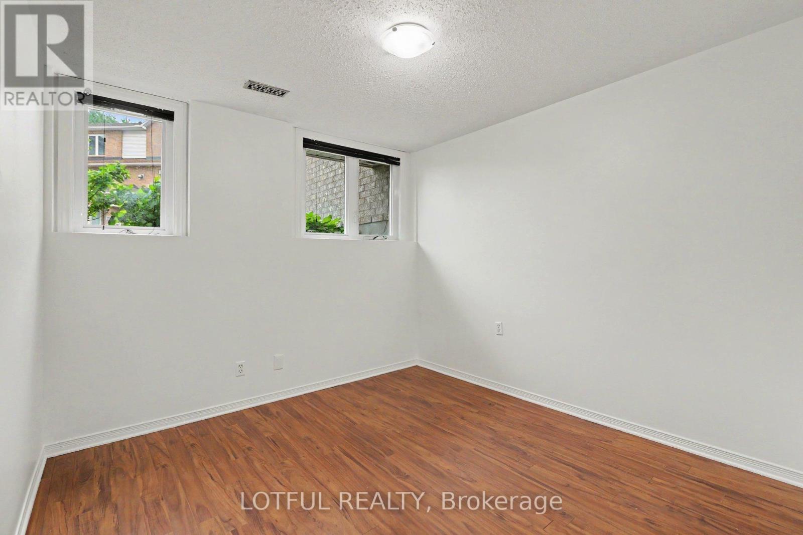 1663 Locksley Lane, Ottawa, Ontario  K1J 1B6 - Photo 10 - X13439722