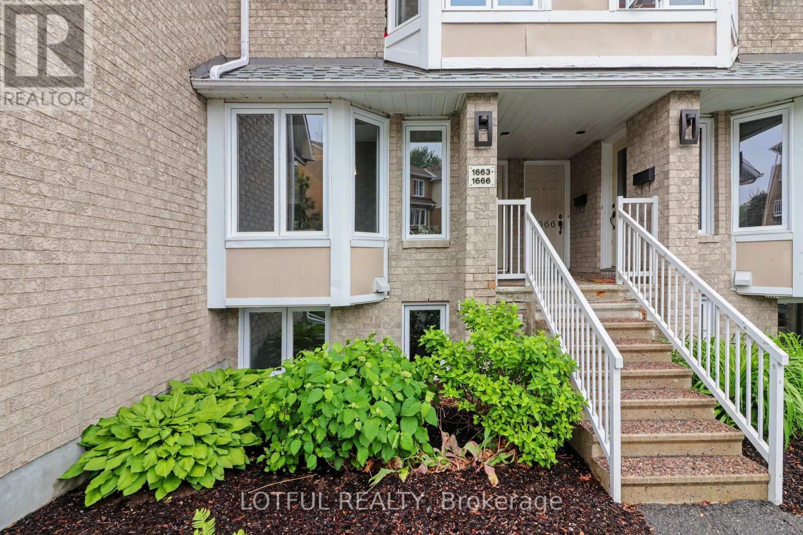 1663 Locksley Lane, Ottawa, Ontario  K1J 1B6 - Photo 2 - X13439722