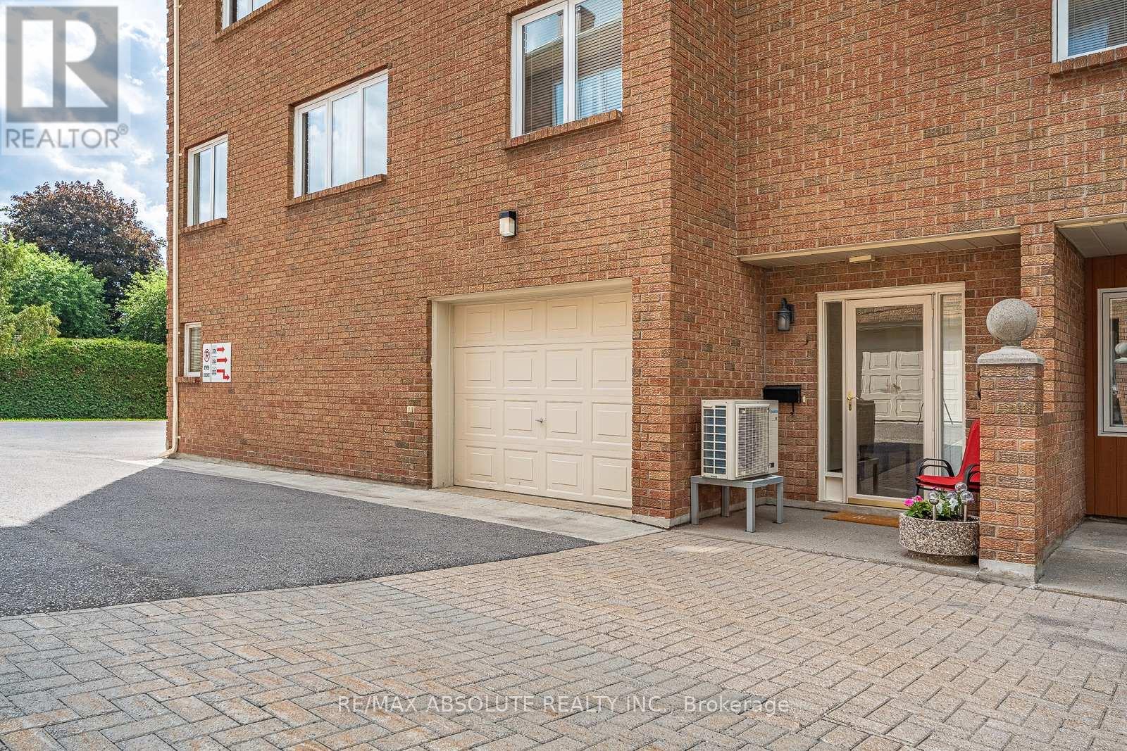 206 STRATAS COURT, Ottawa, Ontario