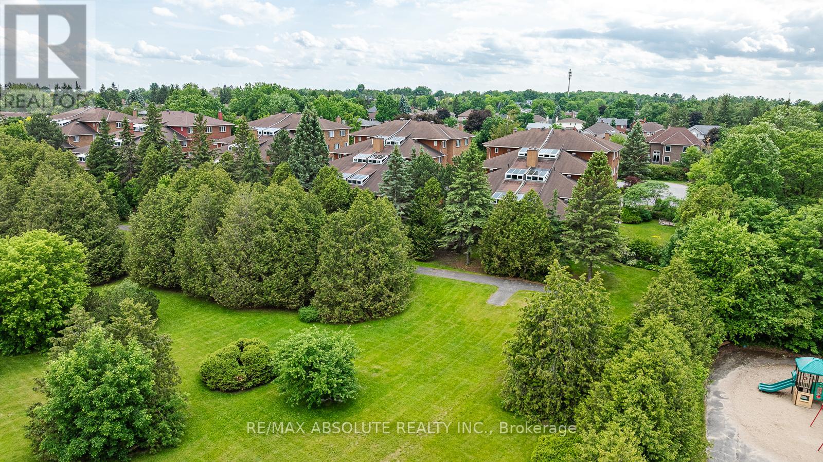206 Stratas Court, Ottawa, Ontario  K2L 3K5 - Photo 5 - X13440010