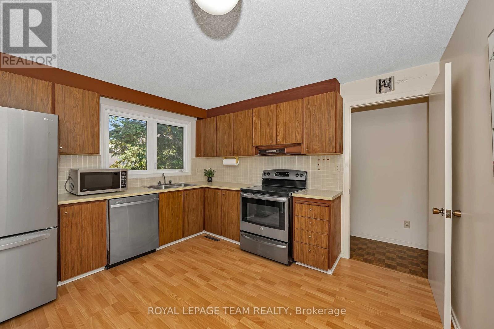 38 Elmbank Crescent, Ottawa, Ontario  K2G 3P6 - Photo 12 - X13440126