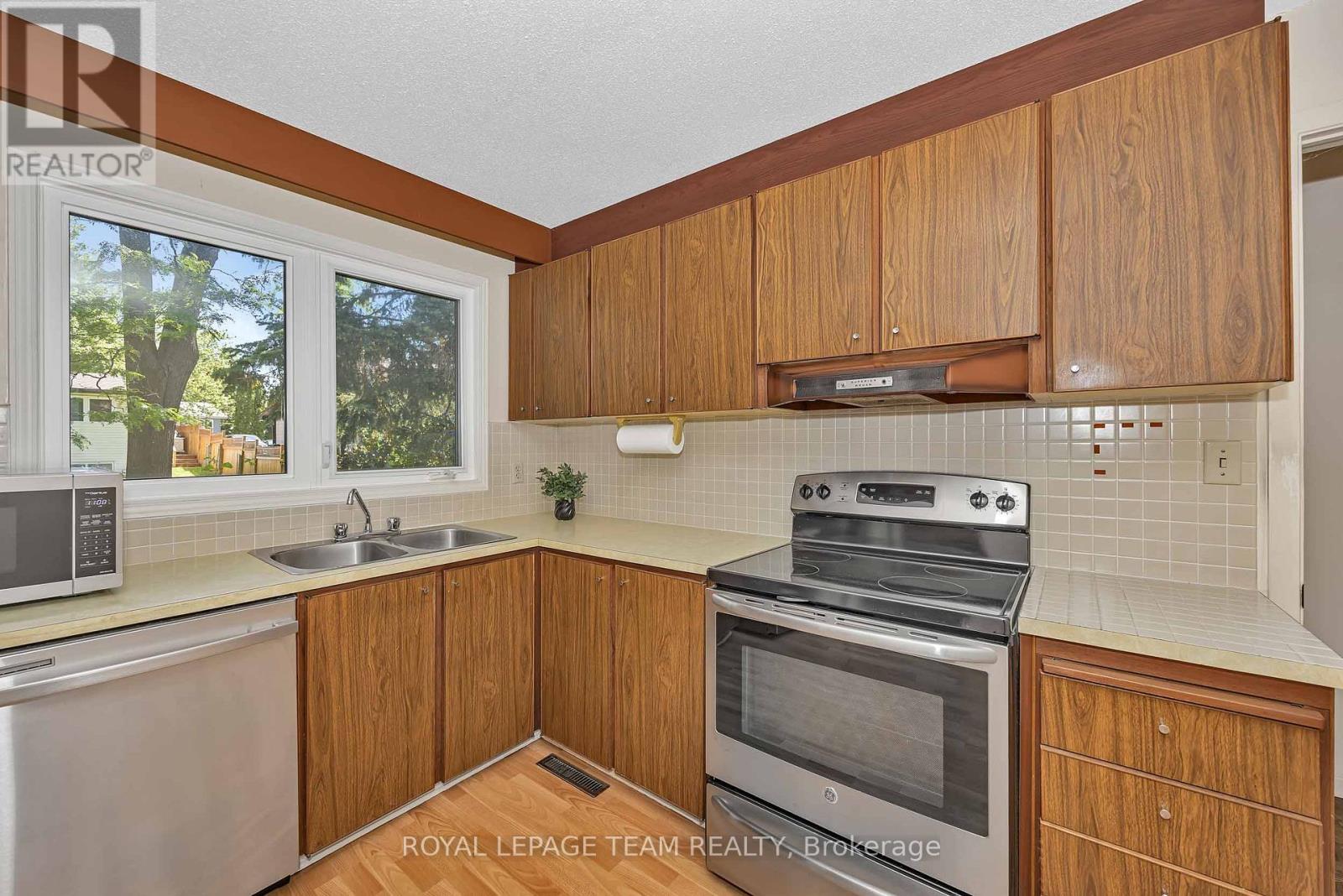 38 Elmbank Crescent, Ottawa, Ontario  K2G 3P6 - Photo 13 - X13440126