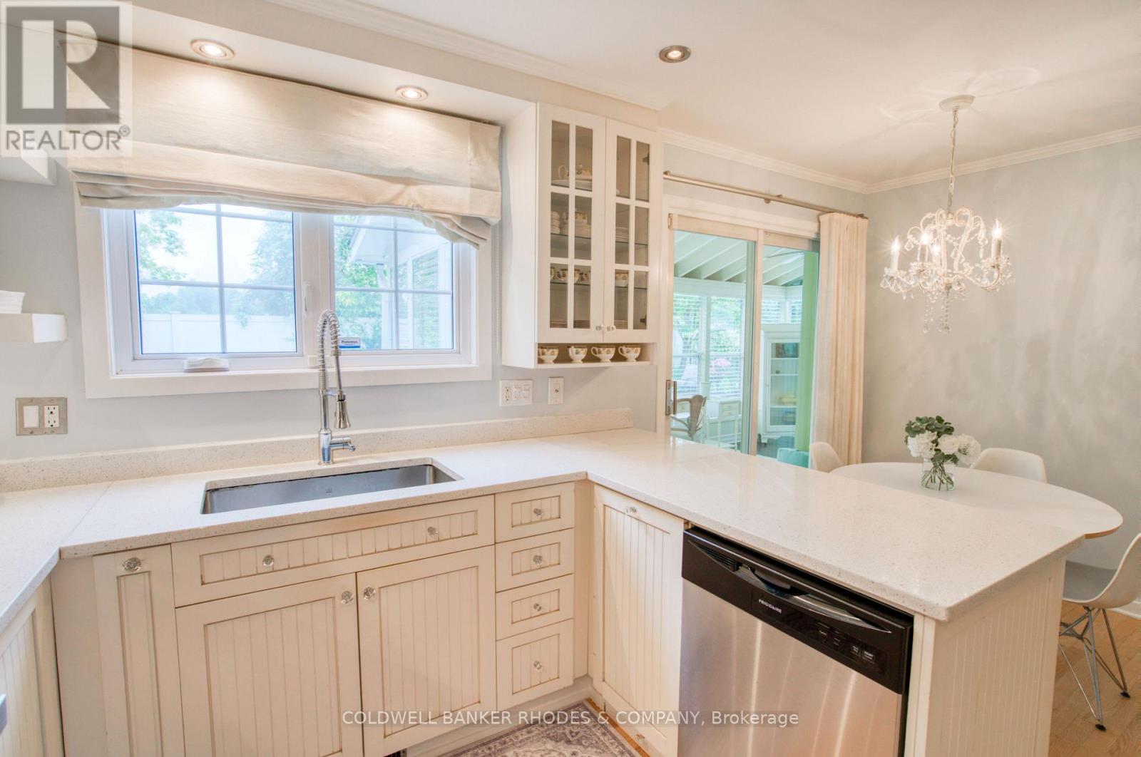 1666 Amberdale Crescent, Ottawa, Ontario  K1H 7B3 - Photo 12 - X13440178