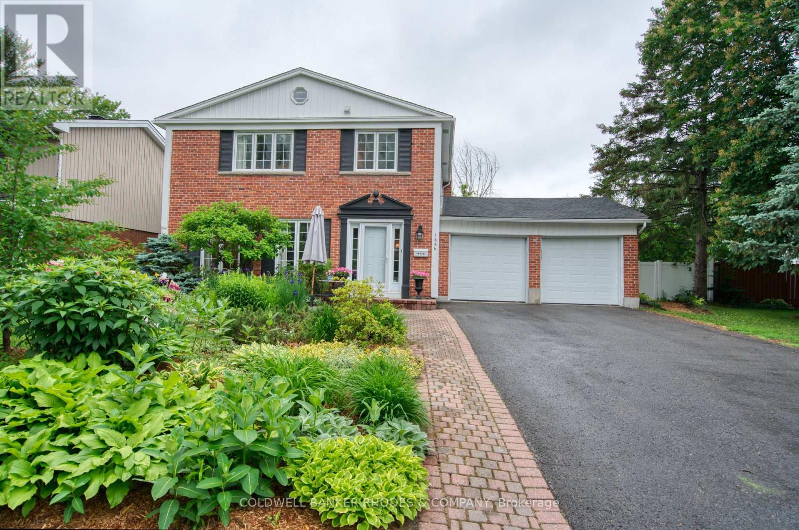 1666 Amberdale Crescent, Ottawa, Ontario  K1H 7B3 - Photo 2 - X13440178
