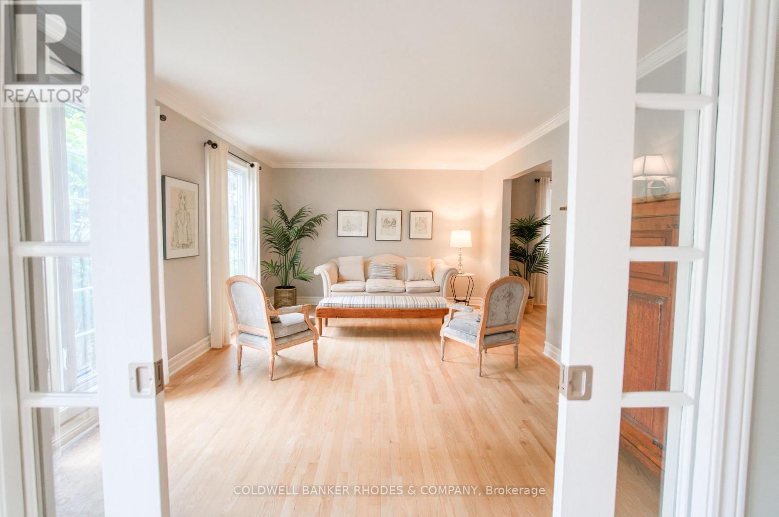 1666 Amberdale Crescent, Ottawa, Ontario  K1H 7B3 - Photo 4 - X13440178