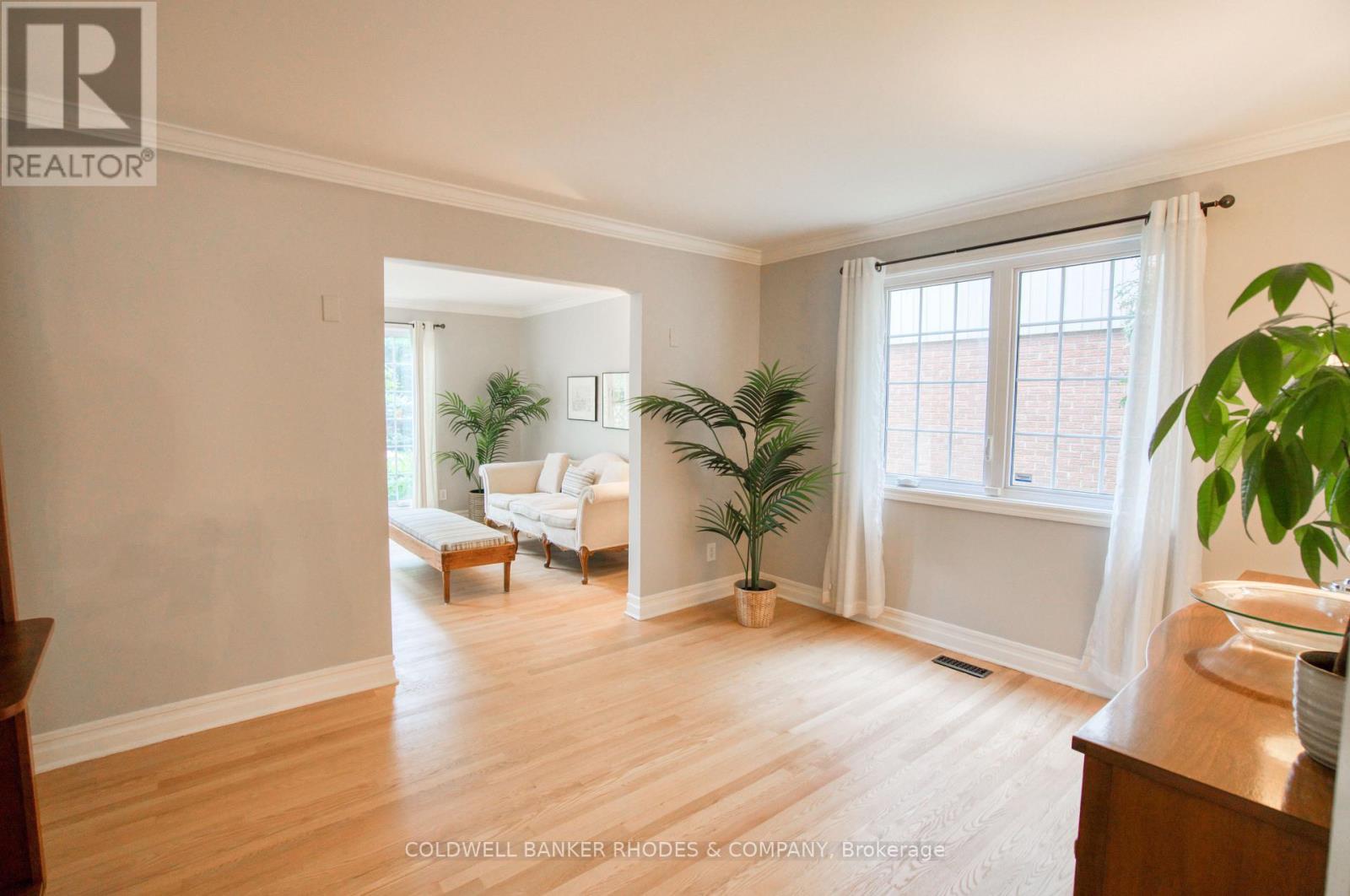 1666 Amberdale Crescent, Ottawa, Ontario  K1H 7B3 - Photo 8 - X13440178