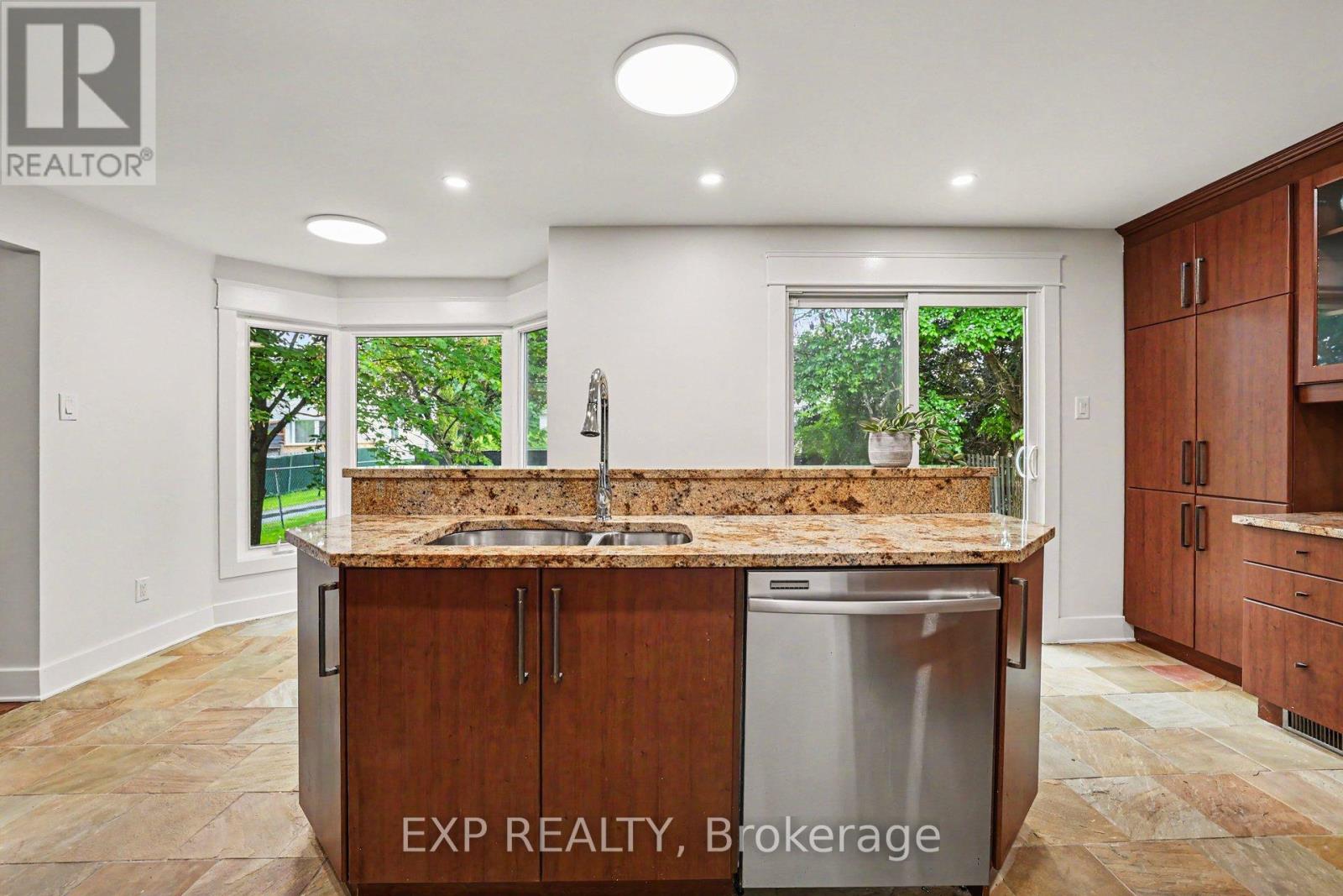 241 Anglehart Avenue, Ottawa, Ontario  K1E 2V7 - Photo 18 - X13440290