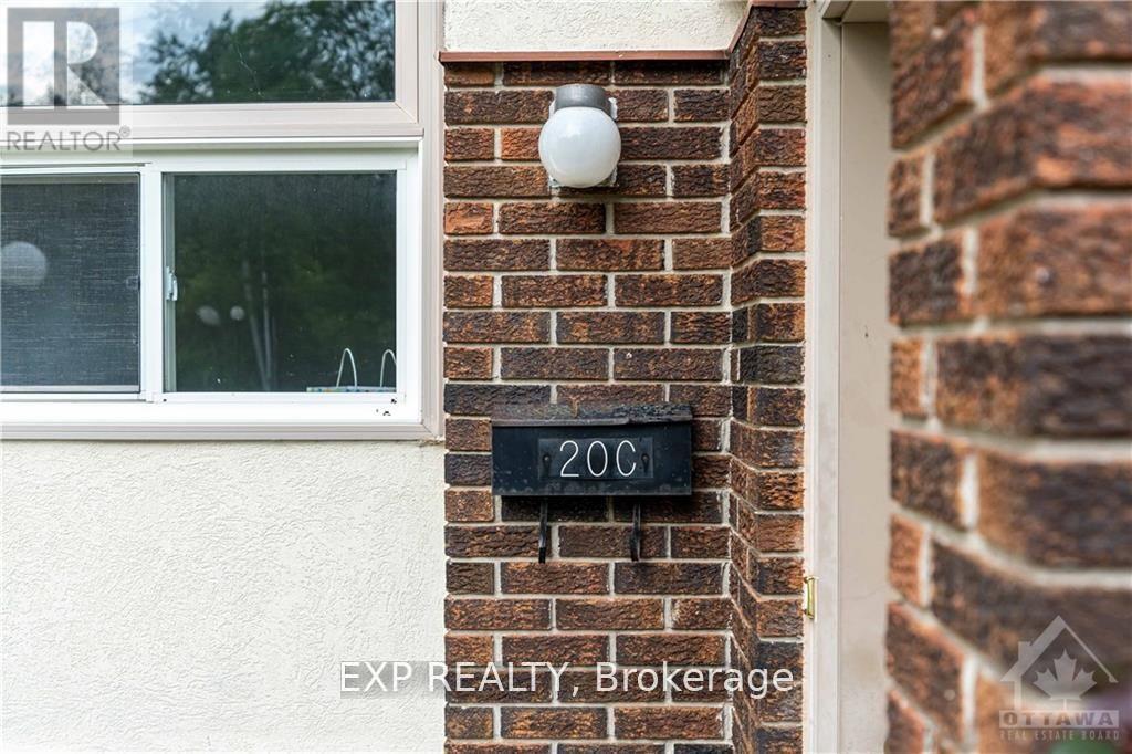 C - 20 Forester Crescent, Ottawa, Ontario  K2H 8X9 - Photo 3 - X13440334