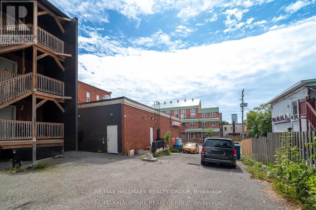 843-839 Somerset Street W, Ottawa, Ontario  K1R 6R6 - Photo 8 - X13440410